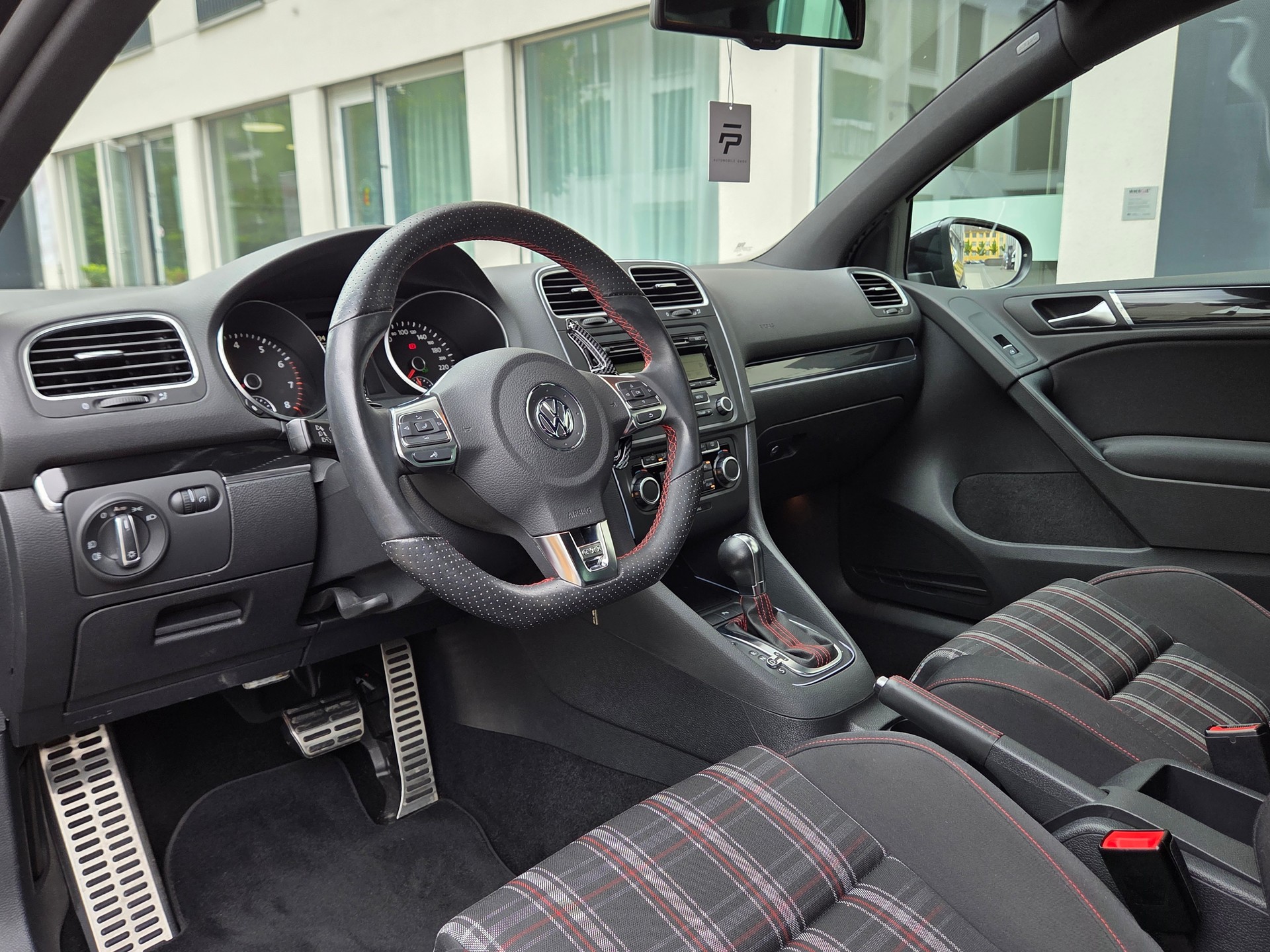 VW Golf 2.0 TSI GTI DSG-image-7