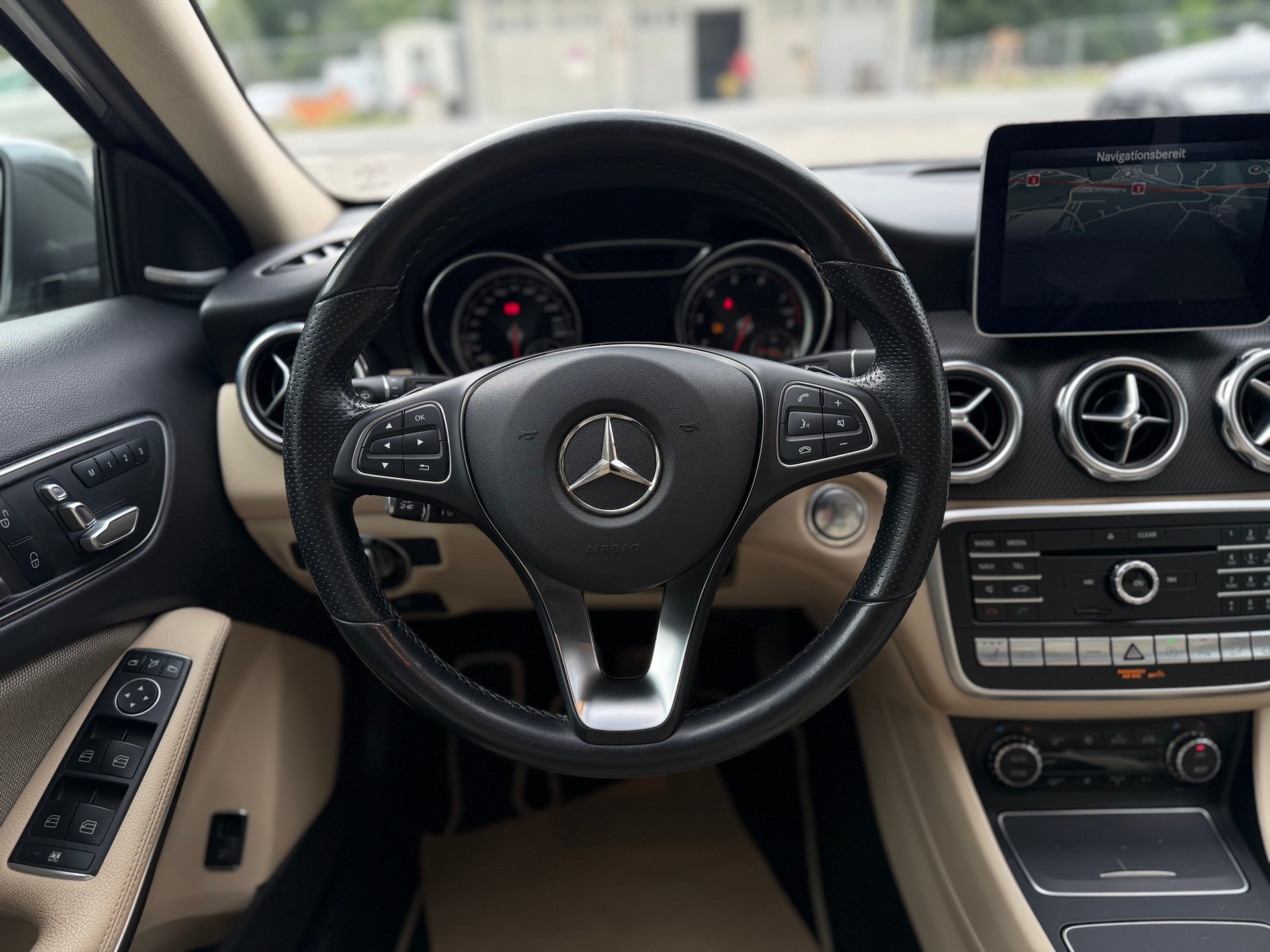 MERCEDES-BENZ GLA 220 Style 4Matic 7G-DCT-image-15