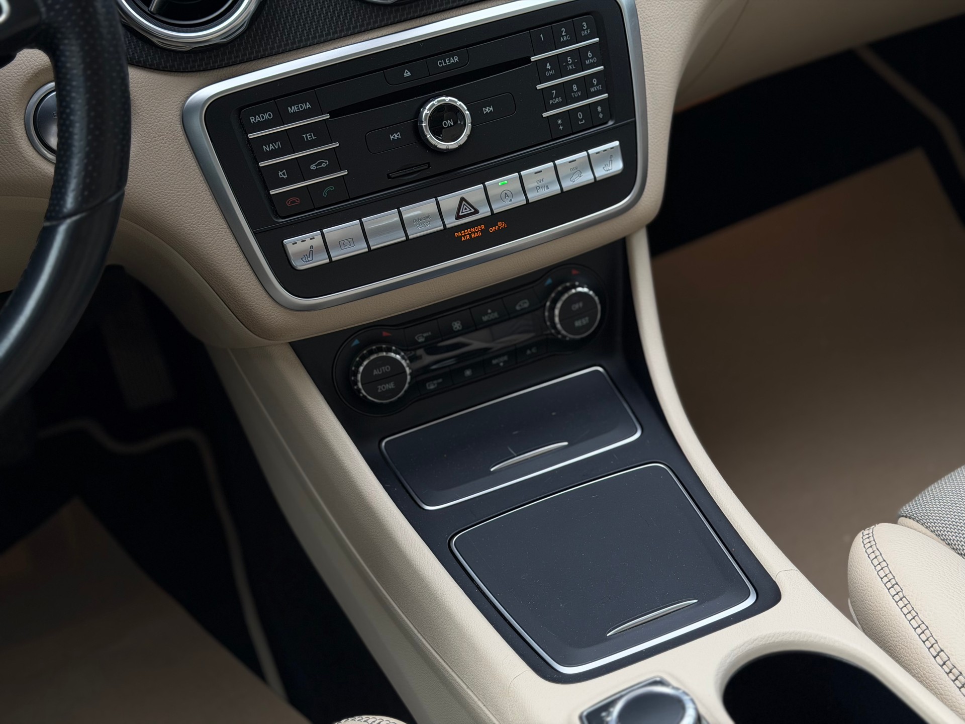 MERCEDES-BENZ GLA 220 Style 4Matic 7G-DCT-image-17