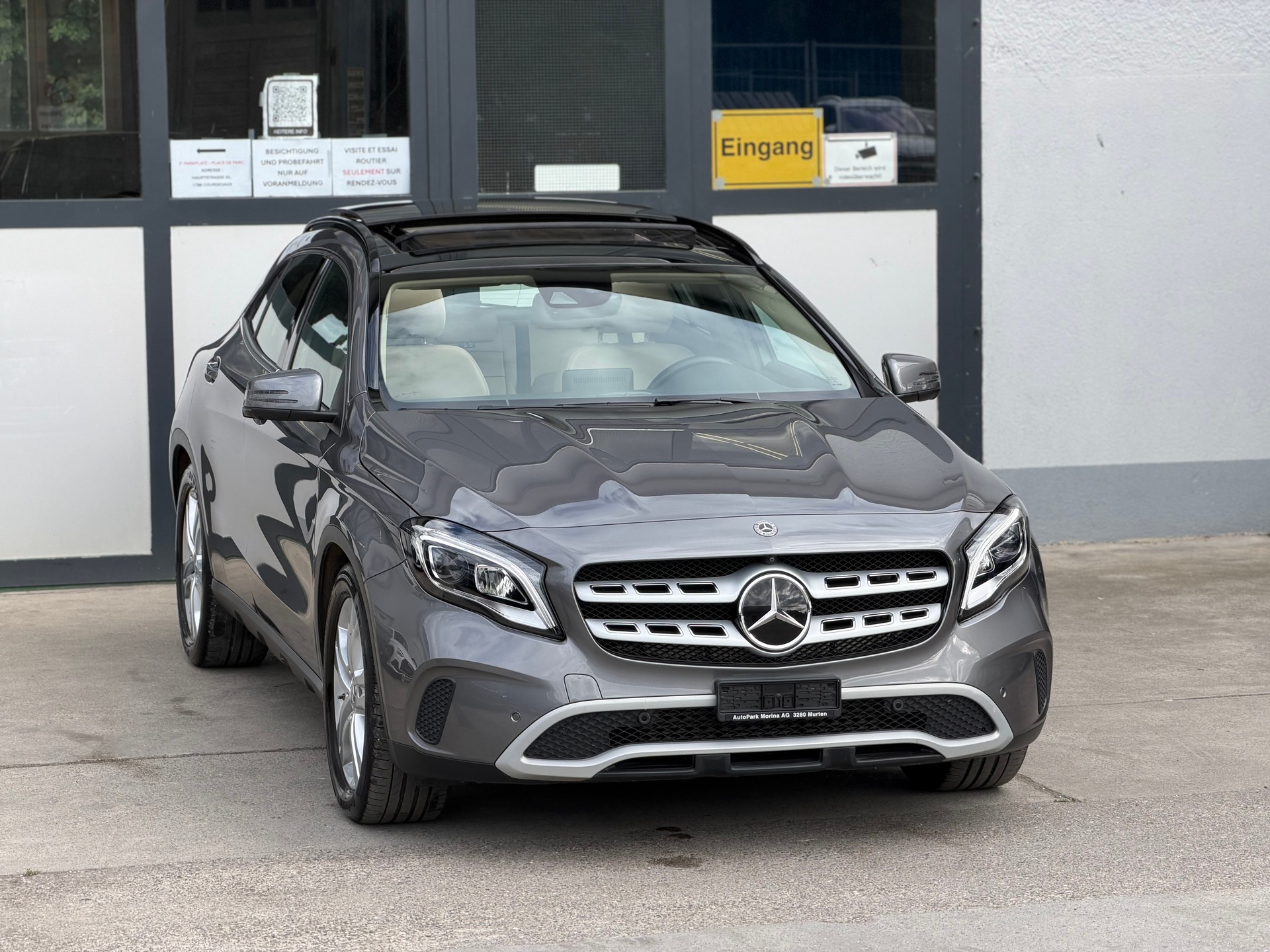 MERCEDES-BENZ GLA 220 Style 4Matic 7G-DCT-showroom-element-3