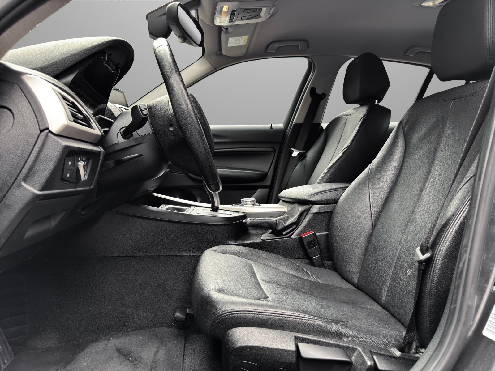 BMW 116i Steptronic-image-7