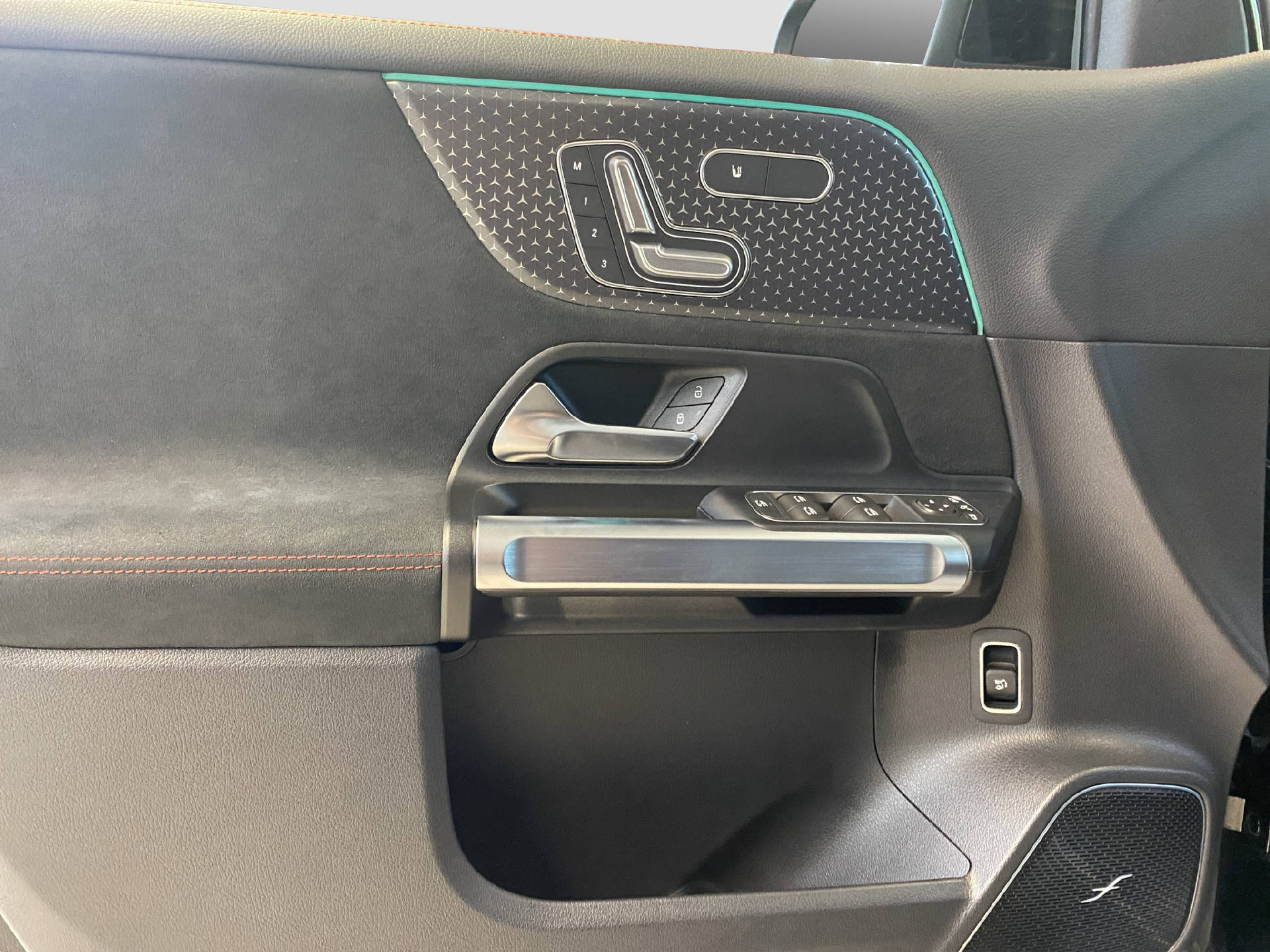 MERCEDES-BENZ EQB 350 Excellence AMG Line 4MATIC-image-13
