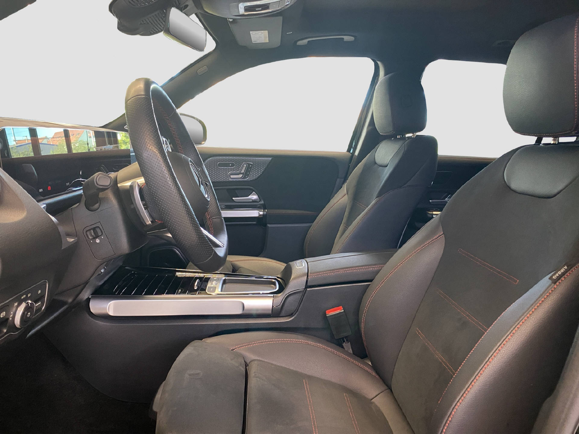 MERCEDES-BENZ EQB 350 Excellence AMG Line 4MATIC-image-7