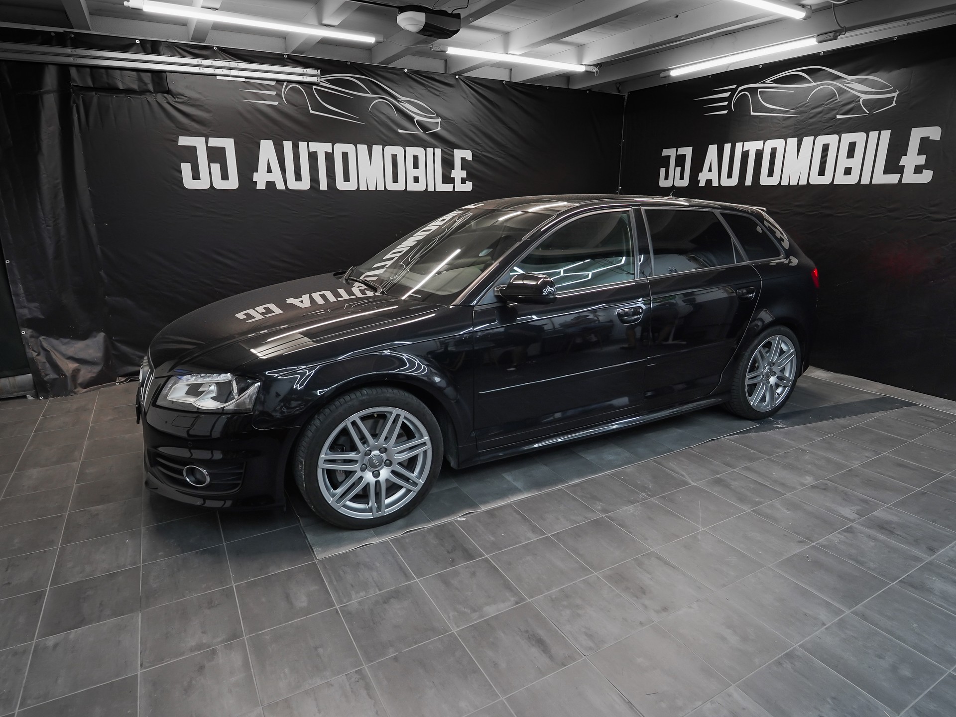 AUDI S3 Sportback 2.0 TFSI quattro S-tronic-image-2