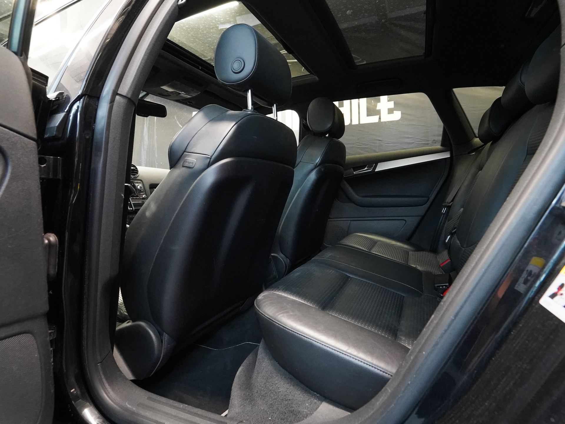 AUDI S3 Sportback 2.0 TFSI quattro S-tronic-image-11