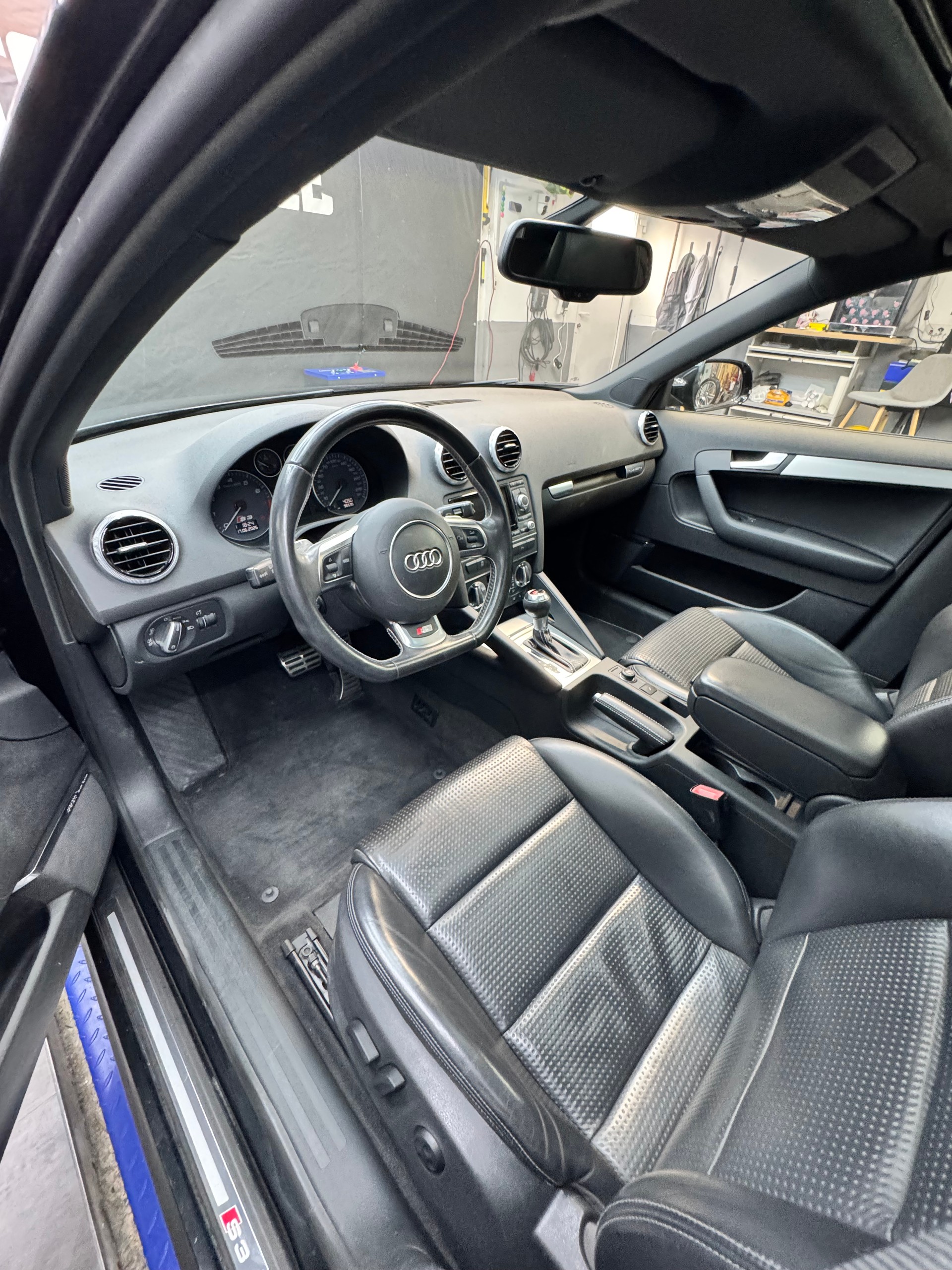 AUDI S3 Sportback 2.0 TFSI quattro S-tronic-image-8