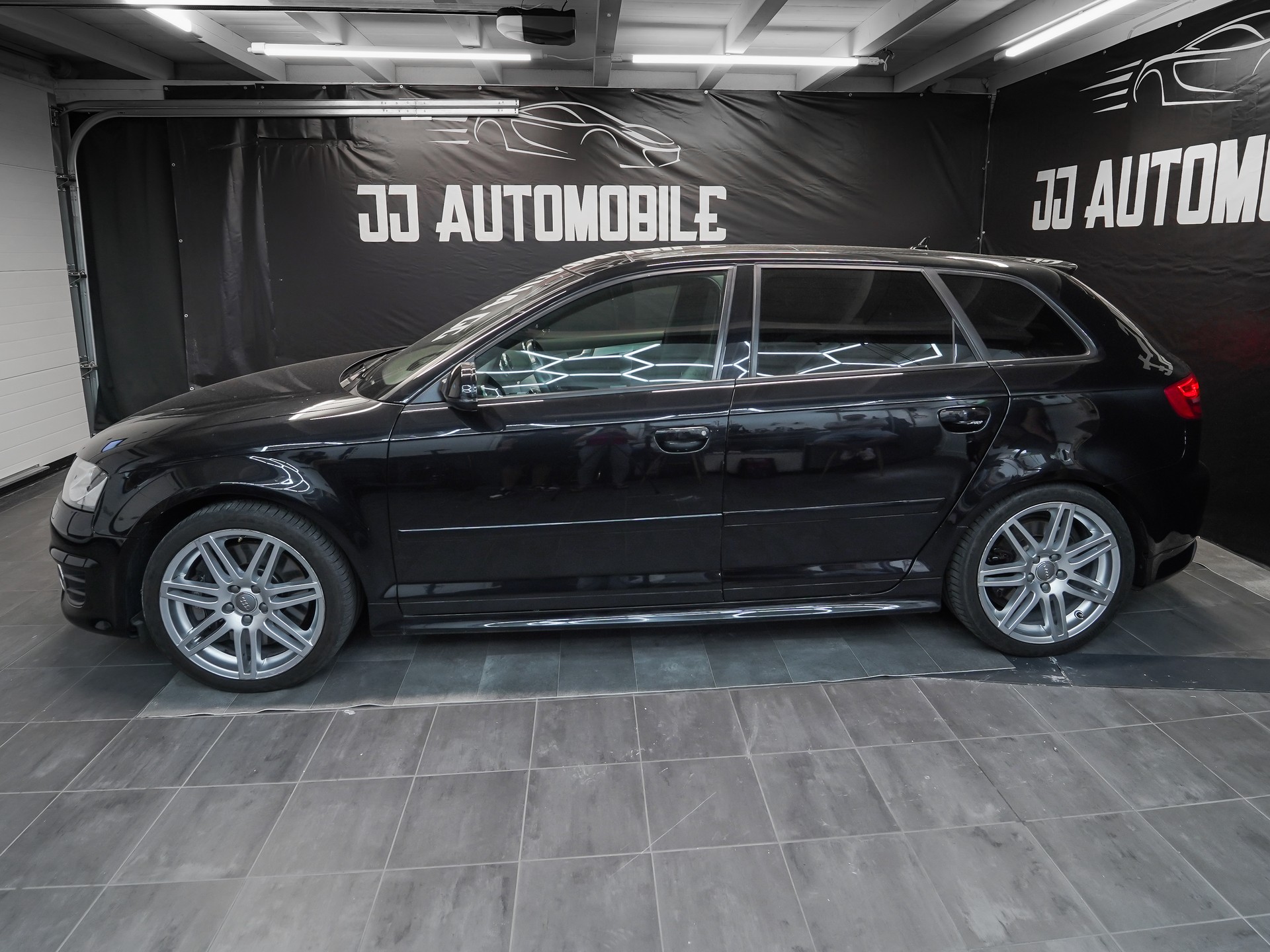 AUDI S3 Sportback 2.0 TFSI quattro S-tronic-image-4