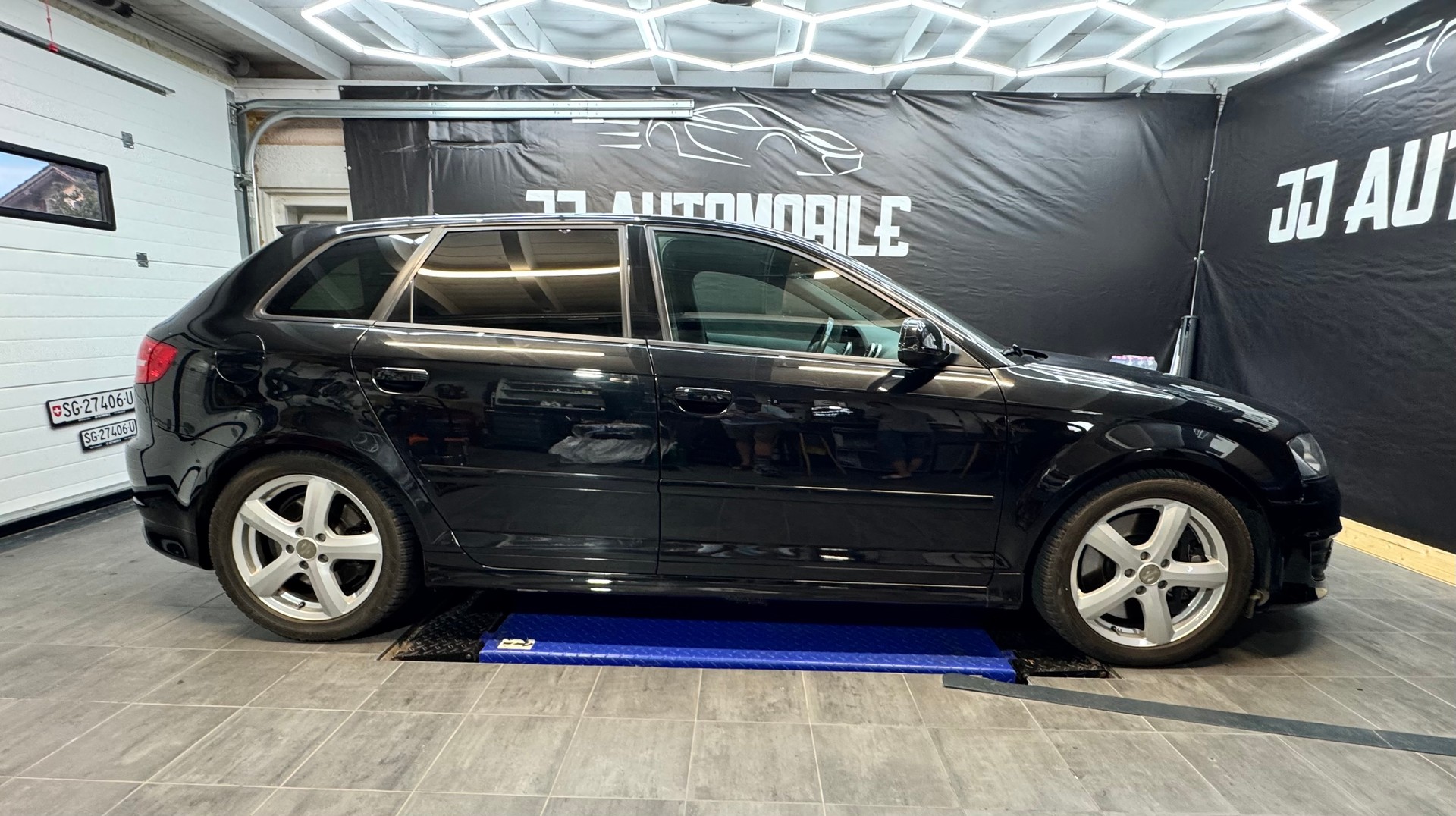 AUDI S3 Sportback 2.0 TFSI quattro S-tronic-image-4