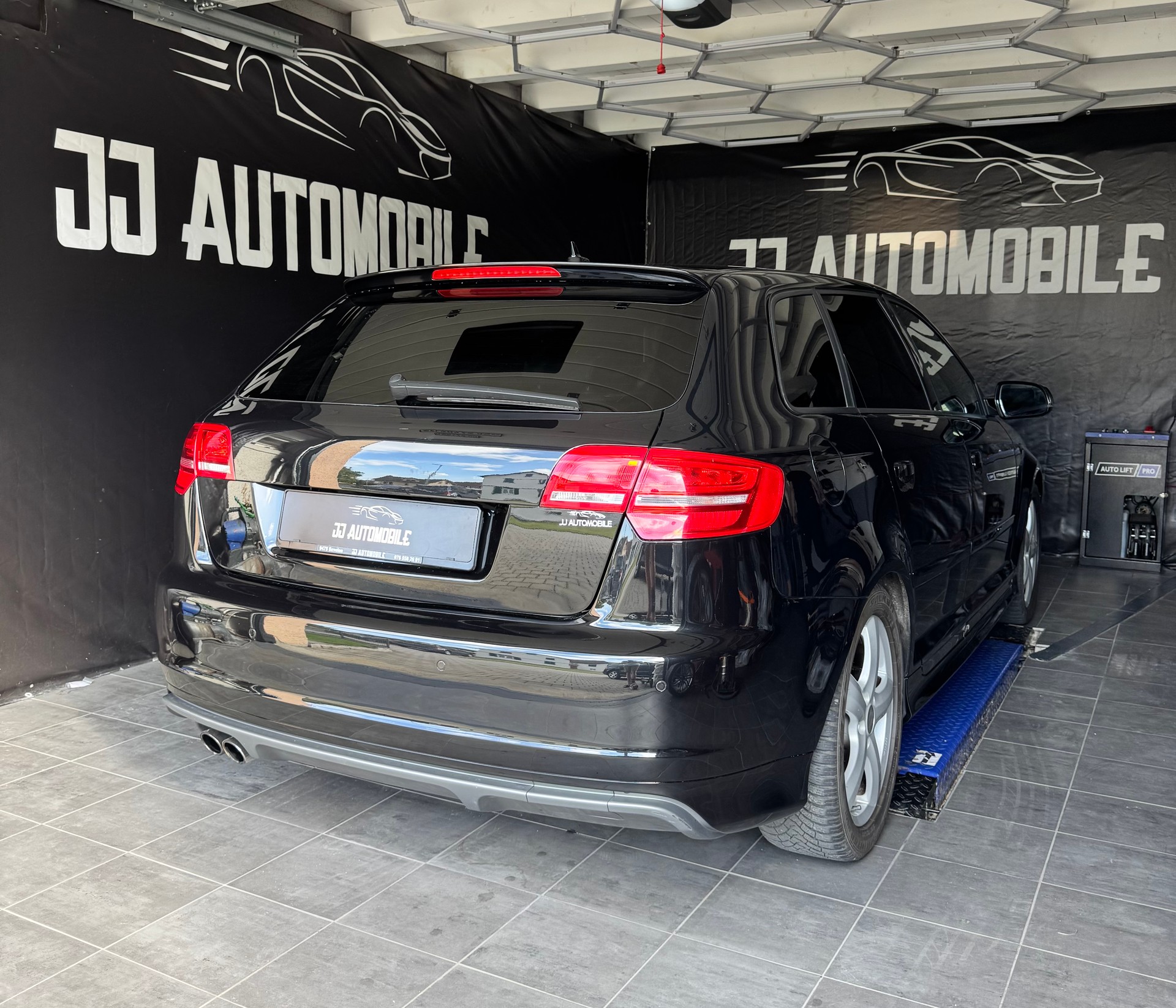 AUDI S3 Sportback 2.0 TFSI quattro S-tronic-image-2