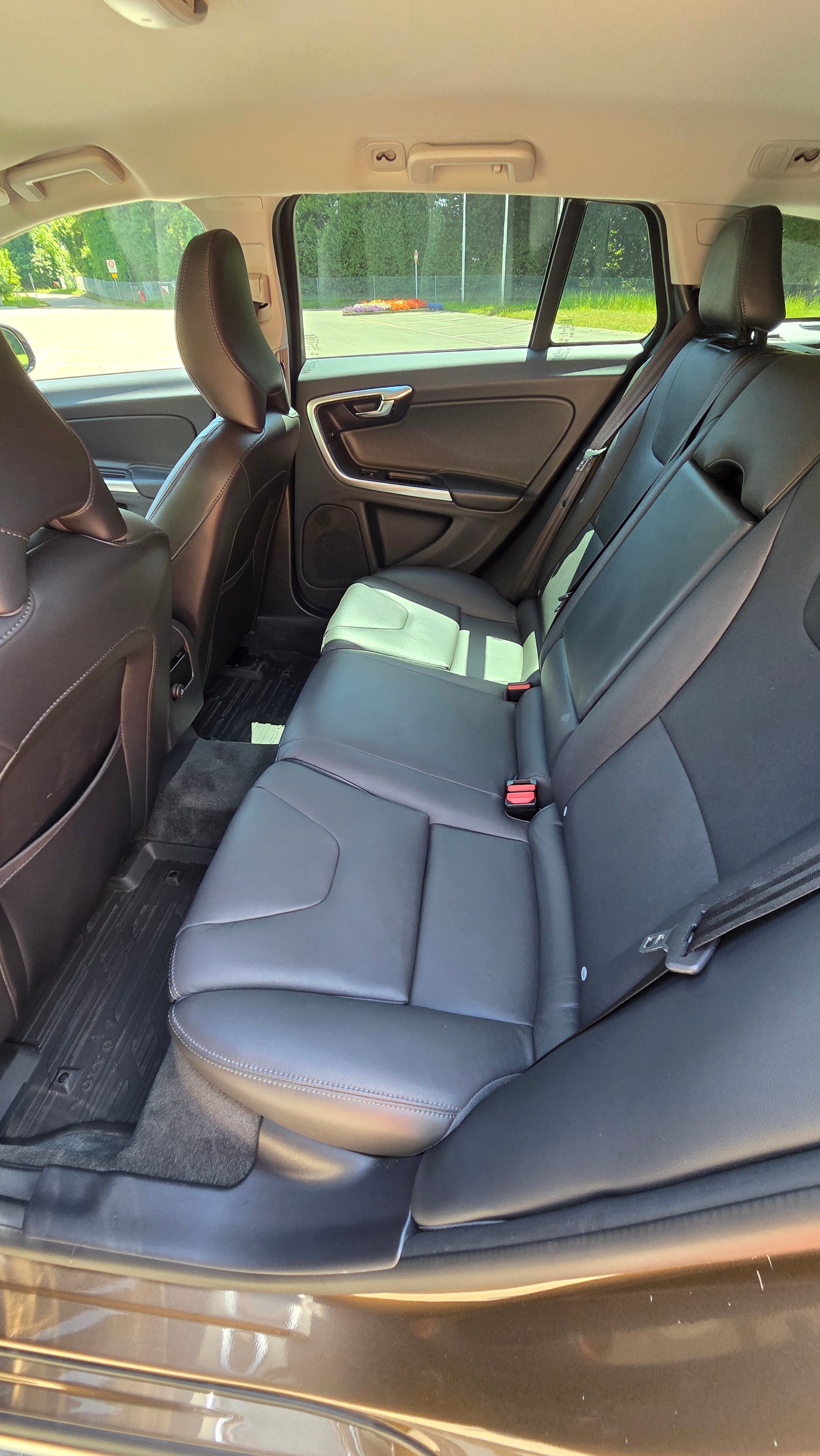 VOLVO 2.4 D4 Pro AWD S/S-image-10