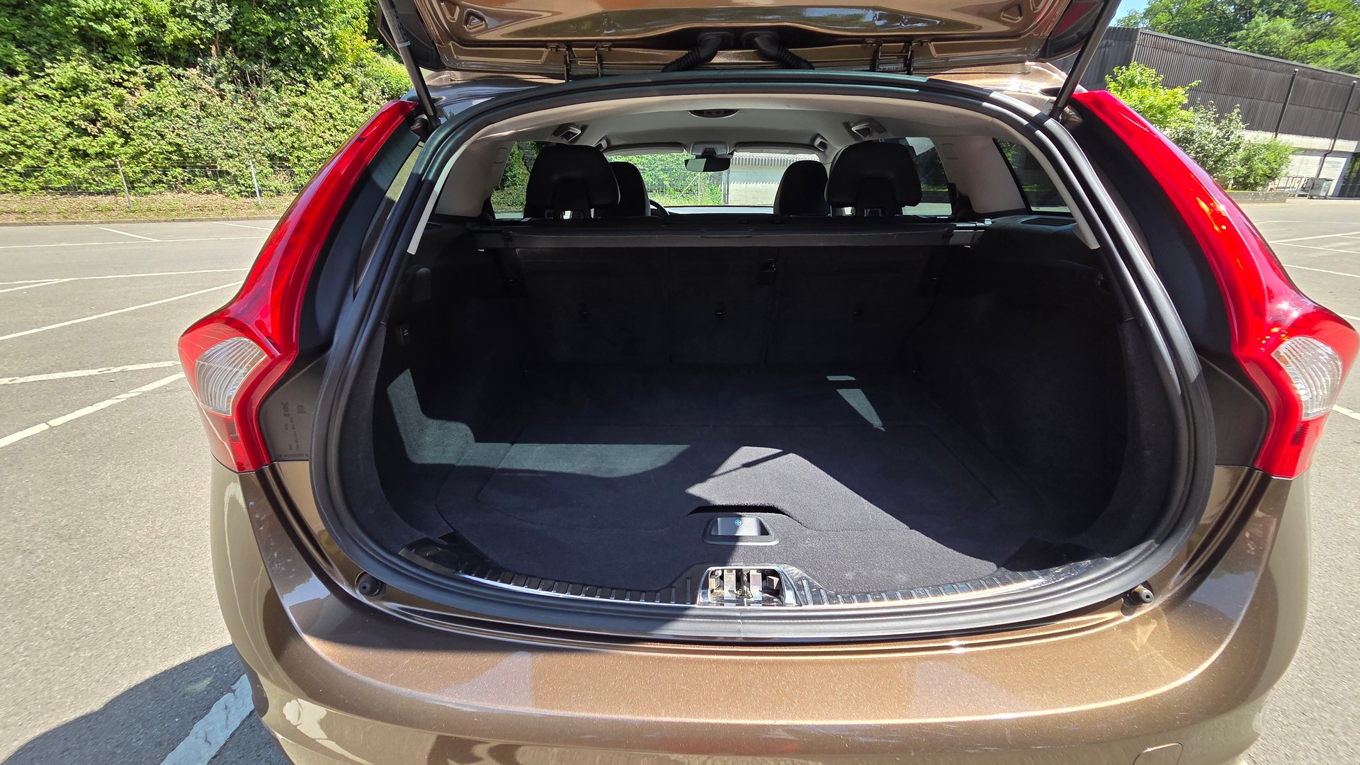 VOLVO 2.4 D4 Pro AWD S/S-image-9
