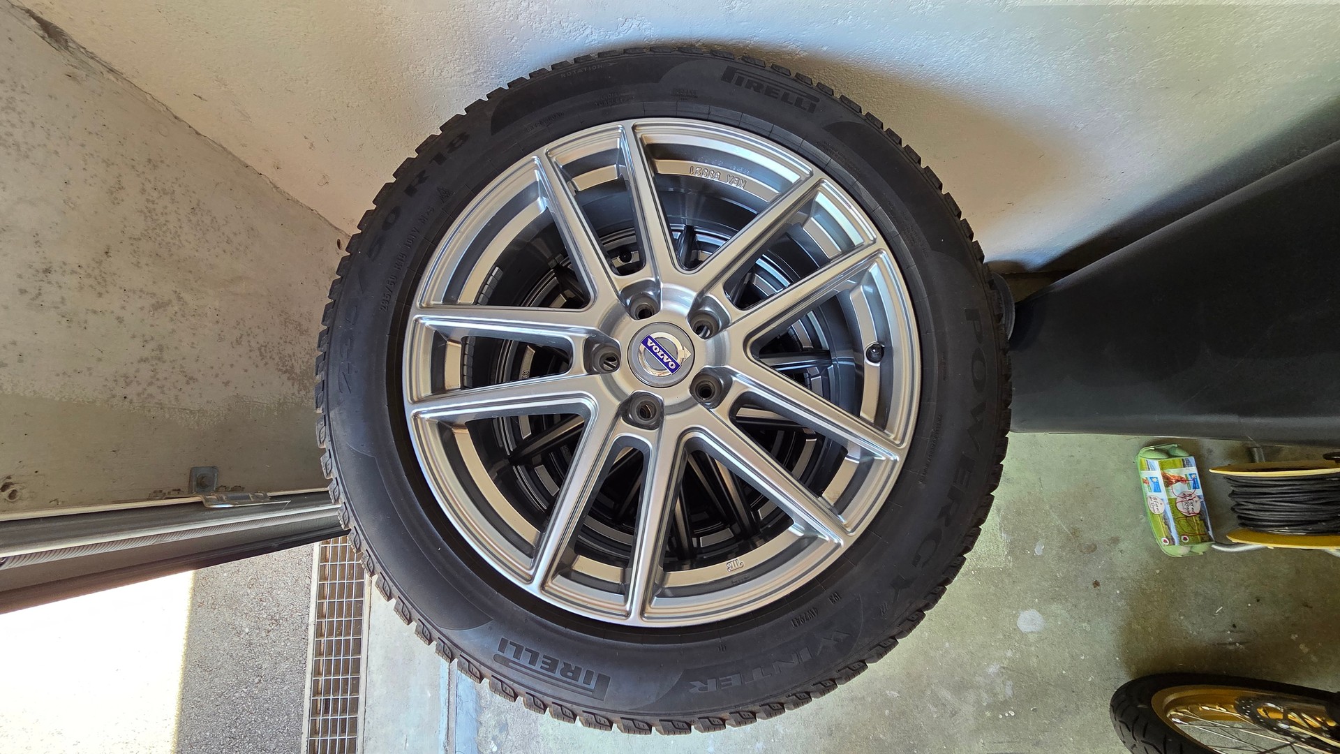 VOLVO 2.4 D4 Pro AWD S/S-image-17