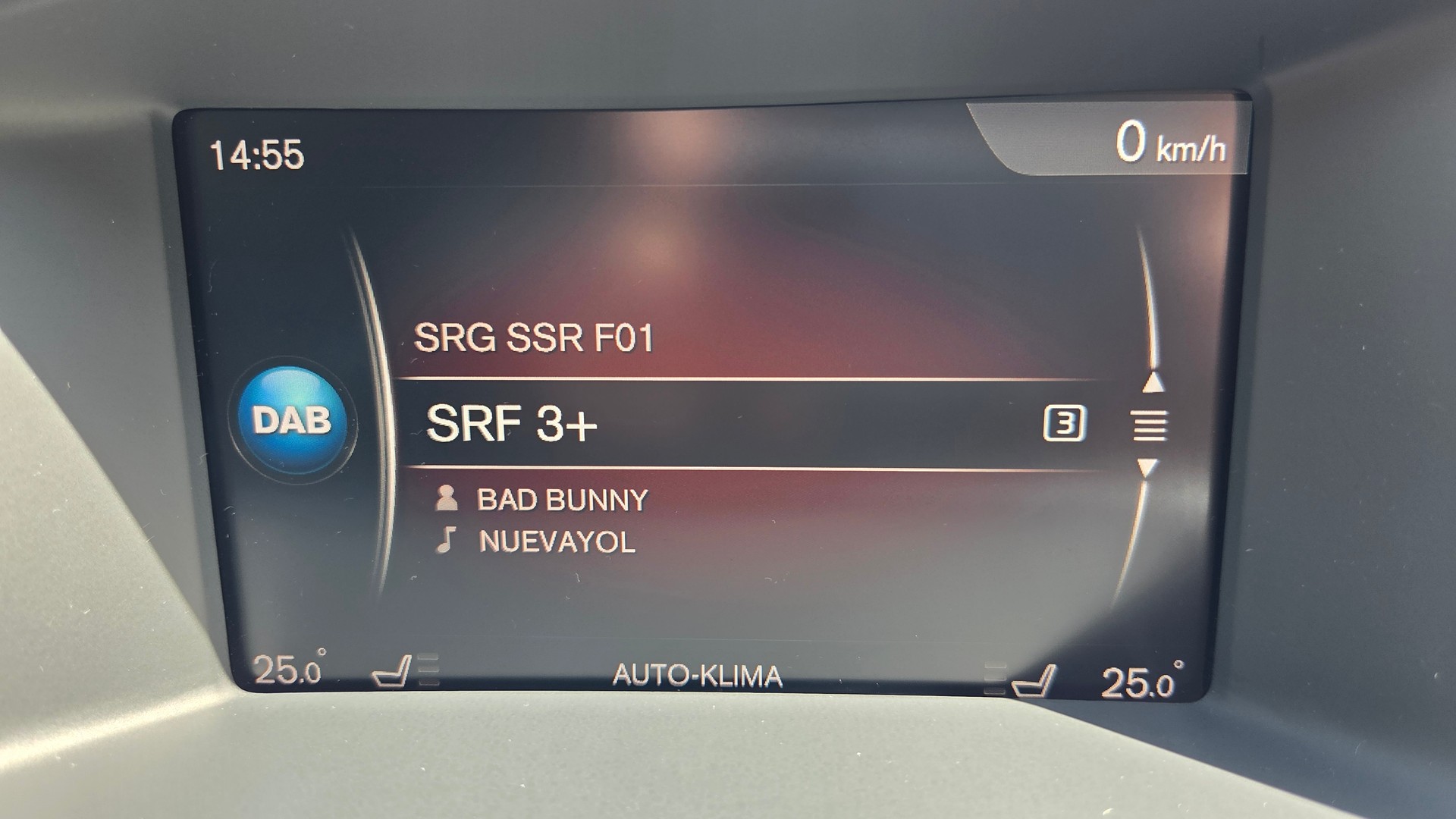 VOLVO 2.4 D4 Pro AWD S/S-image-16