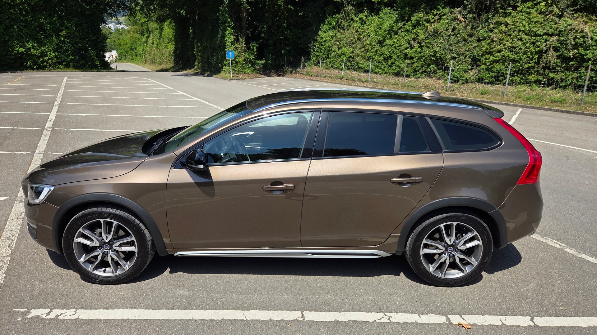 VOLVO 2.4 D4 Pro AWD S/S-image-1