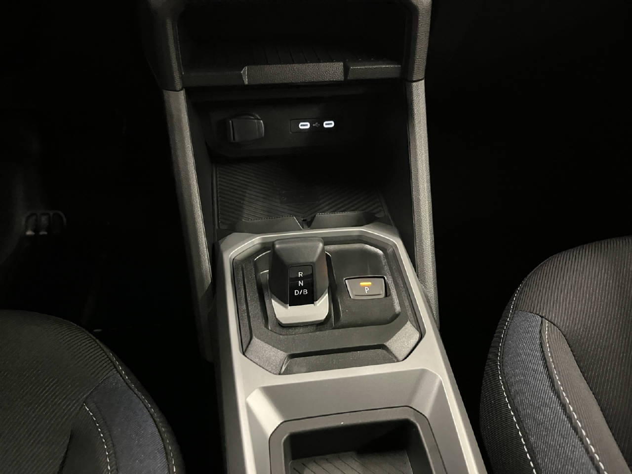 DACIA Duster 1.6 Hybrid Journey-image-10