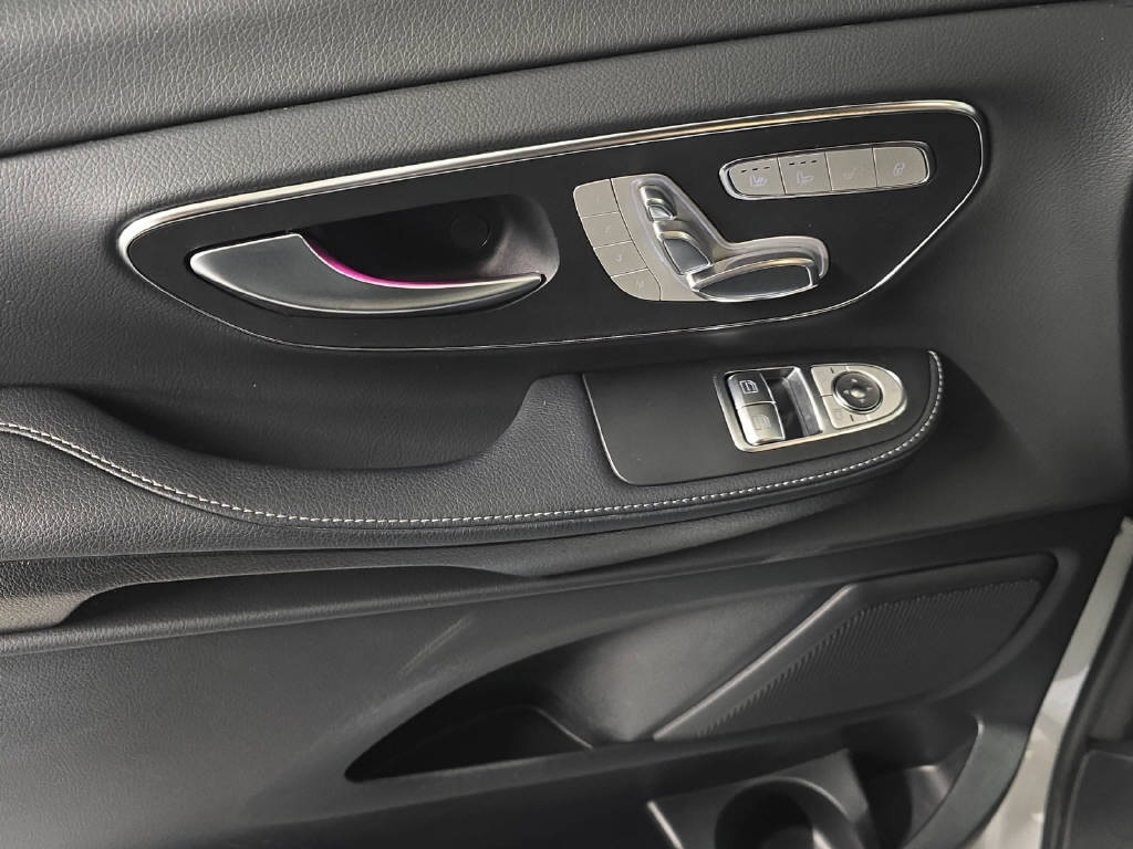 MERCEDES-BENZ V 300 d AMG Line 4Matic-image-5
