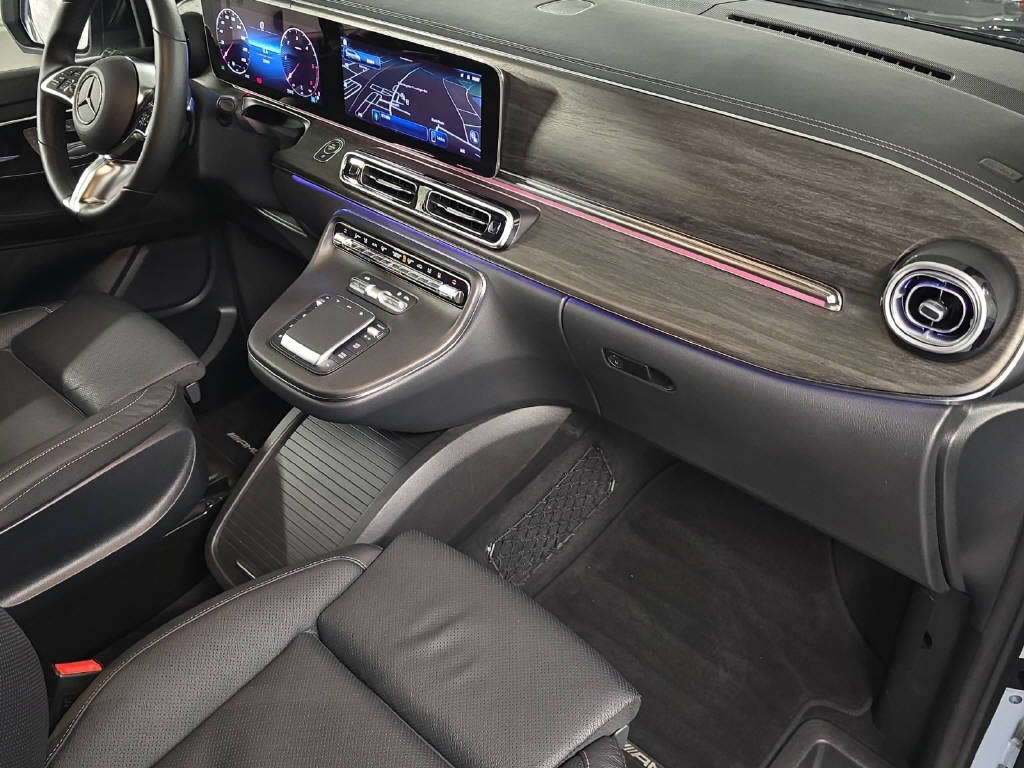 MERCEDES-BENZ V 300 d AMG Line 4Matic-image-10
