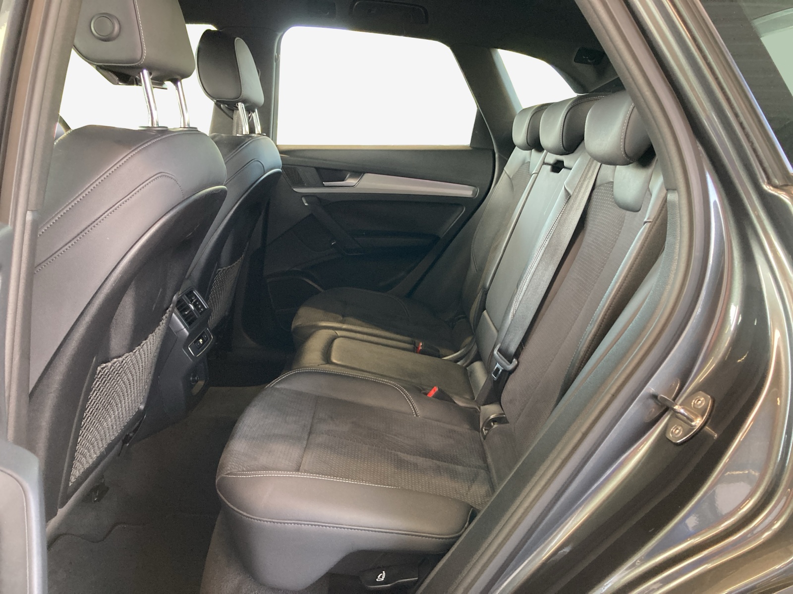 AUDI Q5 40 TDI S-line quattro S-tronic-image-11