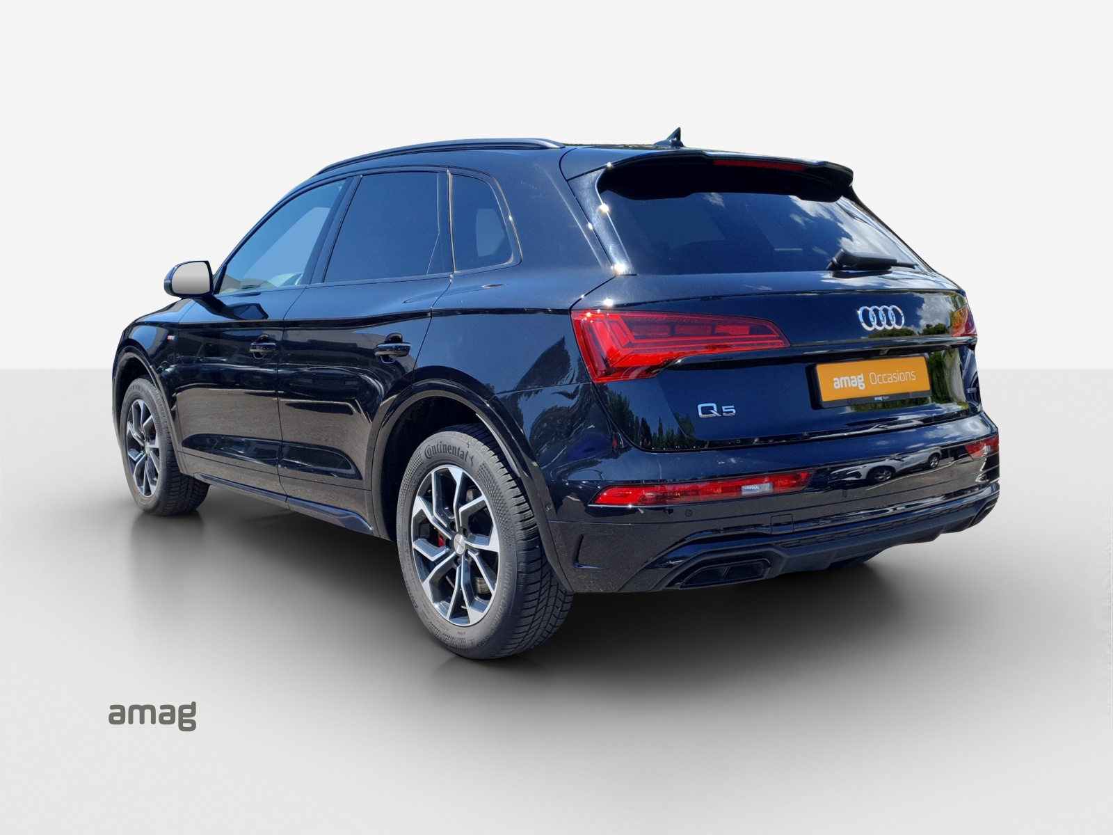AUDI Q5 45 TFSI Black Edition quattro S-tronic-showroom-element-2