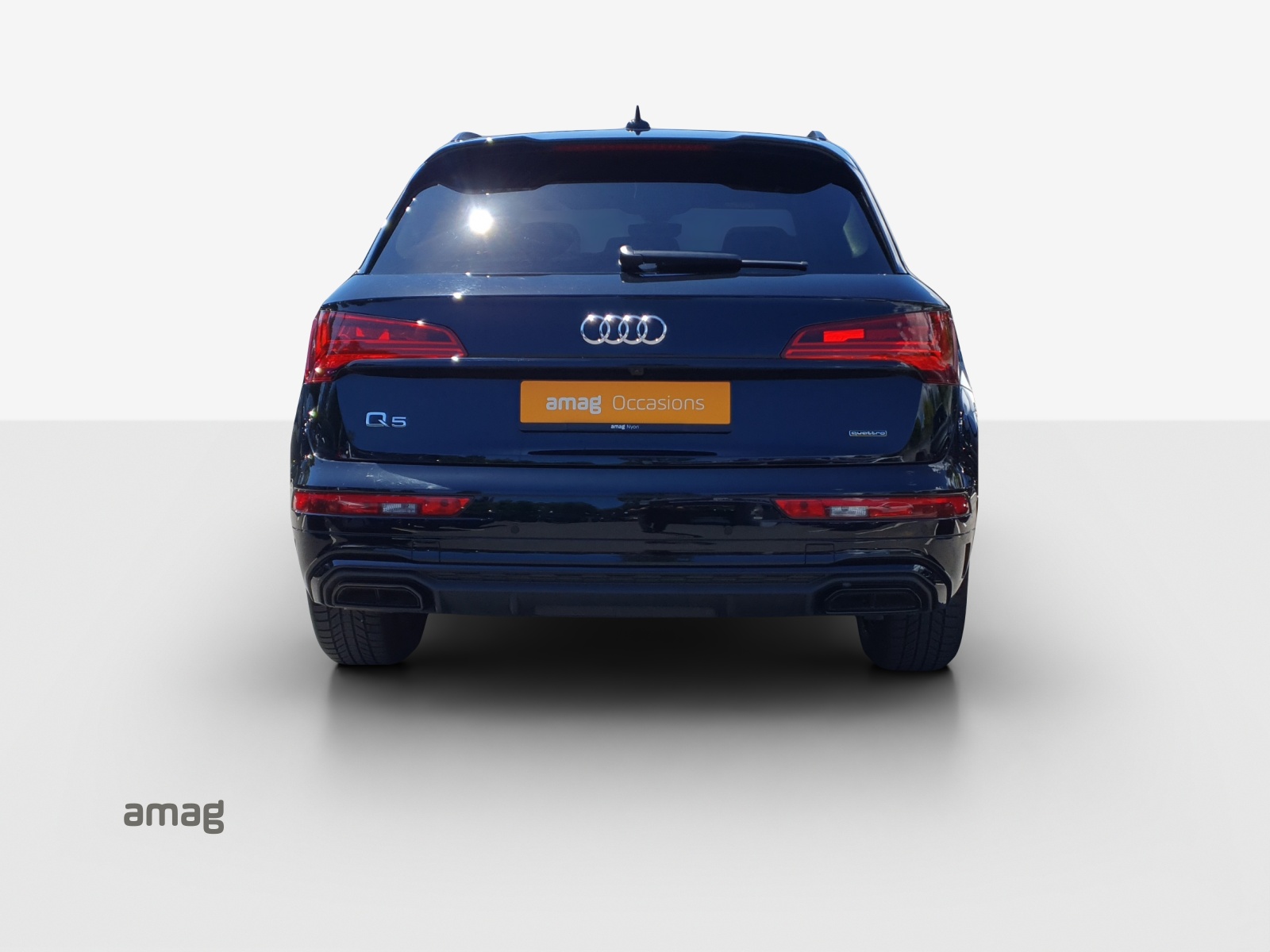 AUDI Q5 45 TFSI Black Edition quattro S-tronic-image-3