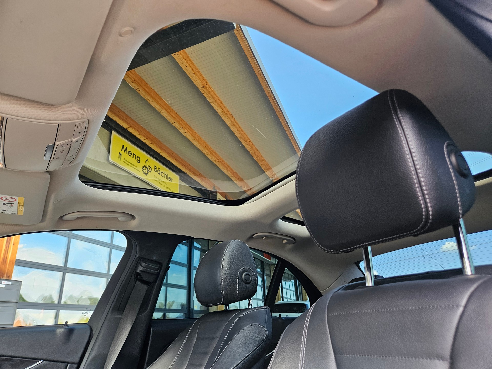 MERCEDES-BENZ E 220 d Avantgarde 9G-Tronic-image-13