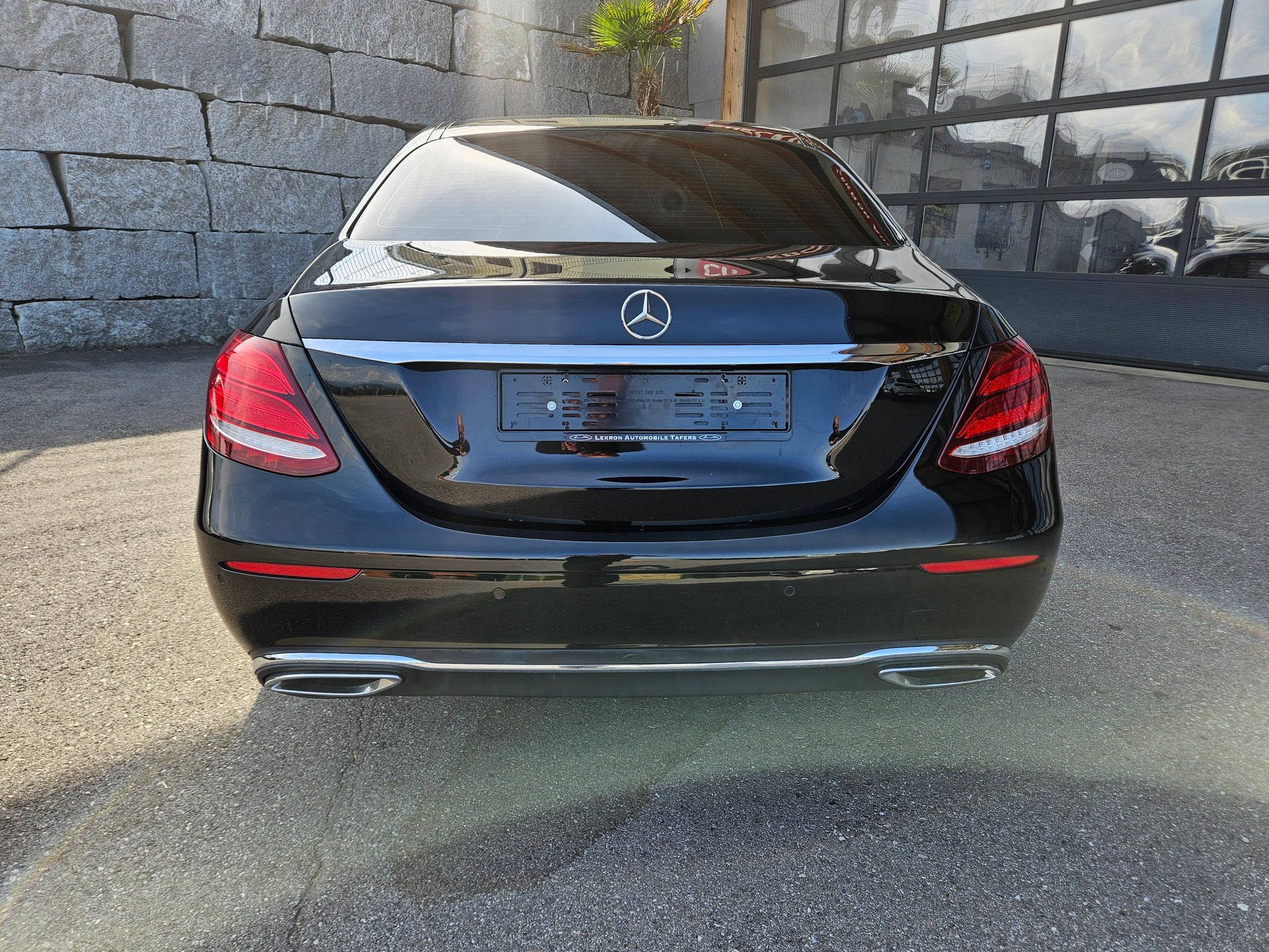 MERCEDES-BENZ E 220 d Avantgarde 9G-Tronic-image-5