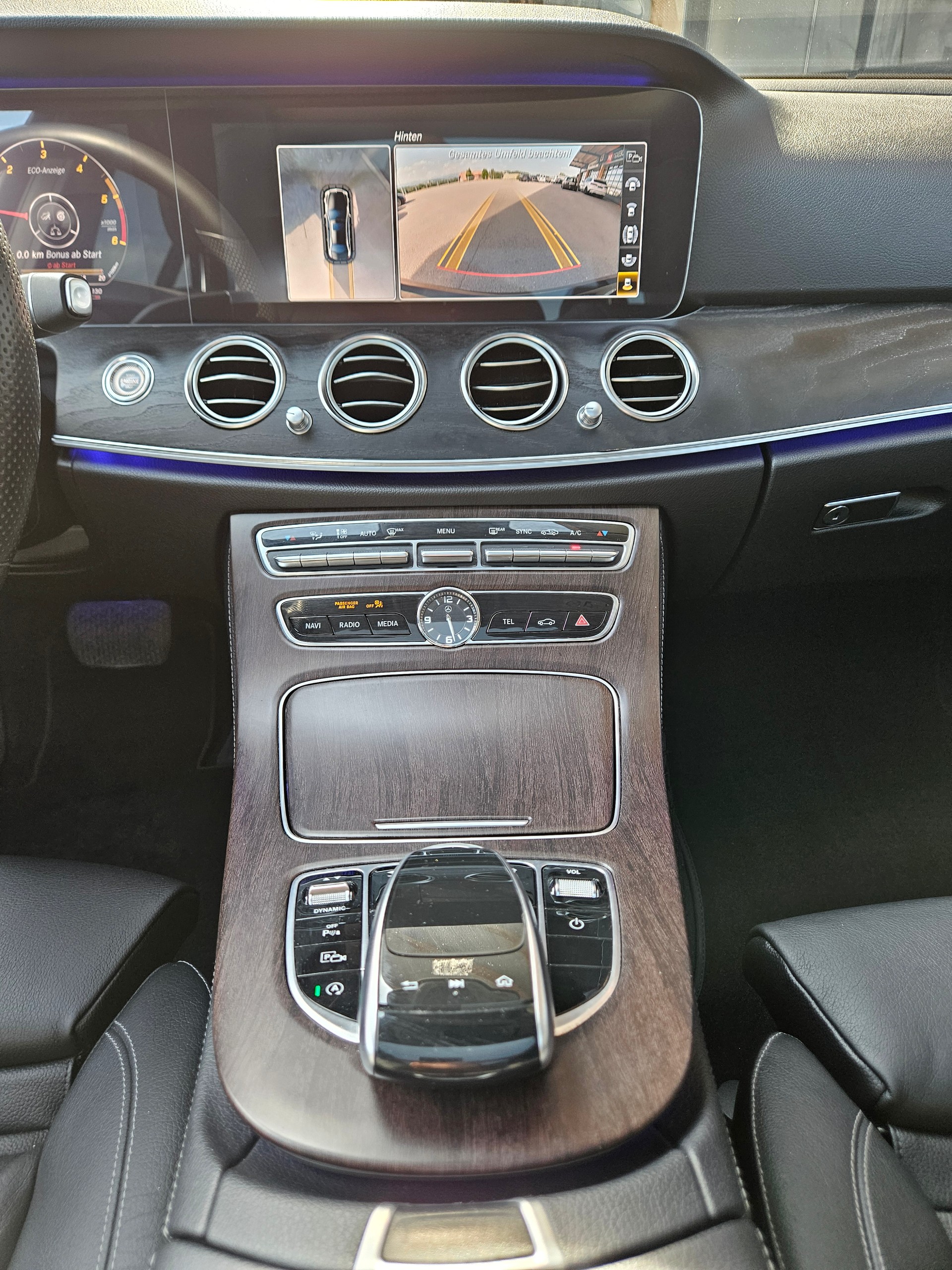MERCEDES-BENZ E 220 d Avantgarde 9G-Tronic-image-11