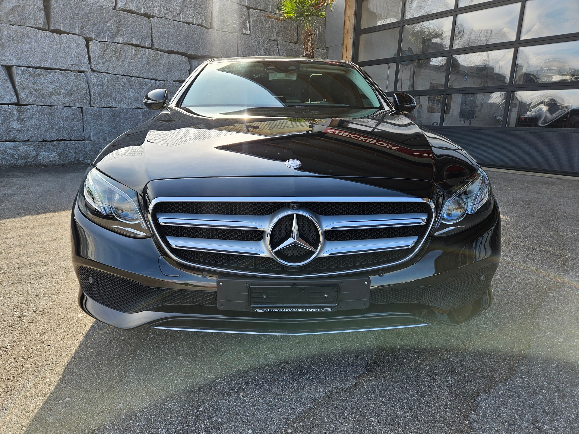 MERCEDES-BENZ E 220 d Avantgarde 9G-Tronic-image-1