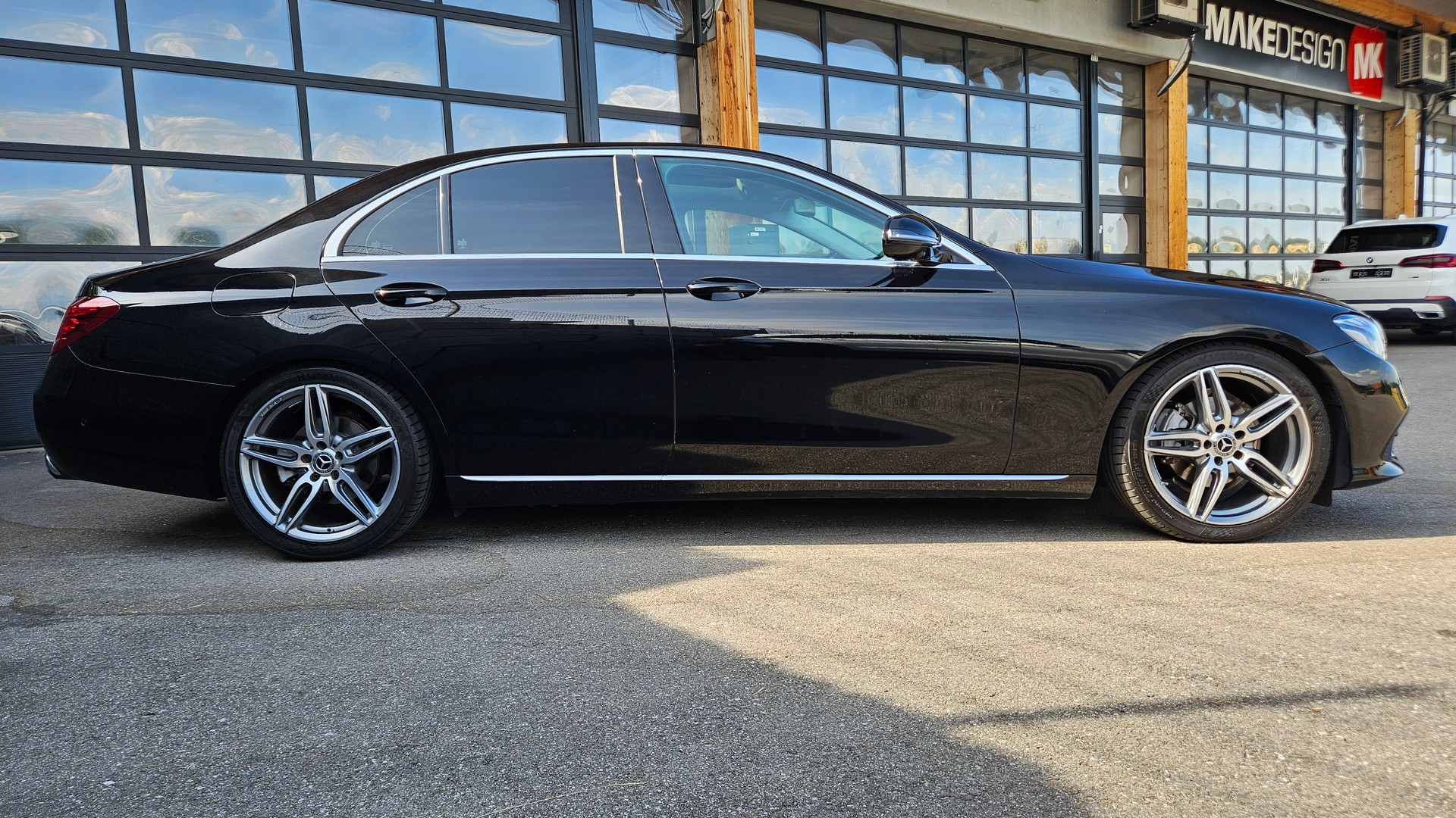 MERCEDES-BENZ E 220 d Avantgarde 9G-Tronic-image-7