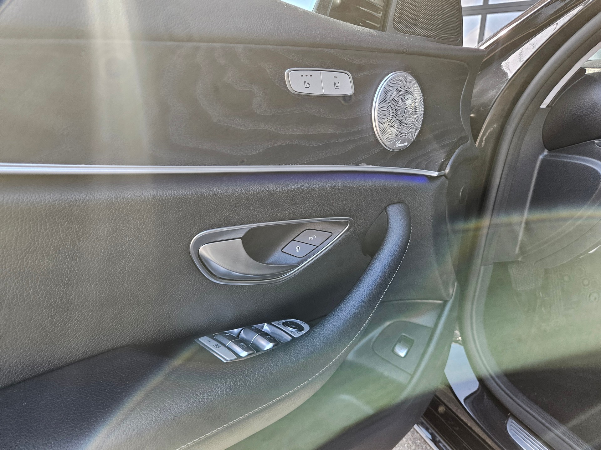 MERCEDES-BENZ E 220 d Avantgarde 9G-Tronic-image-15