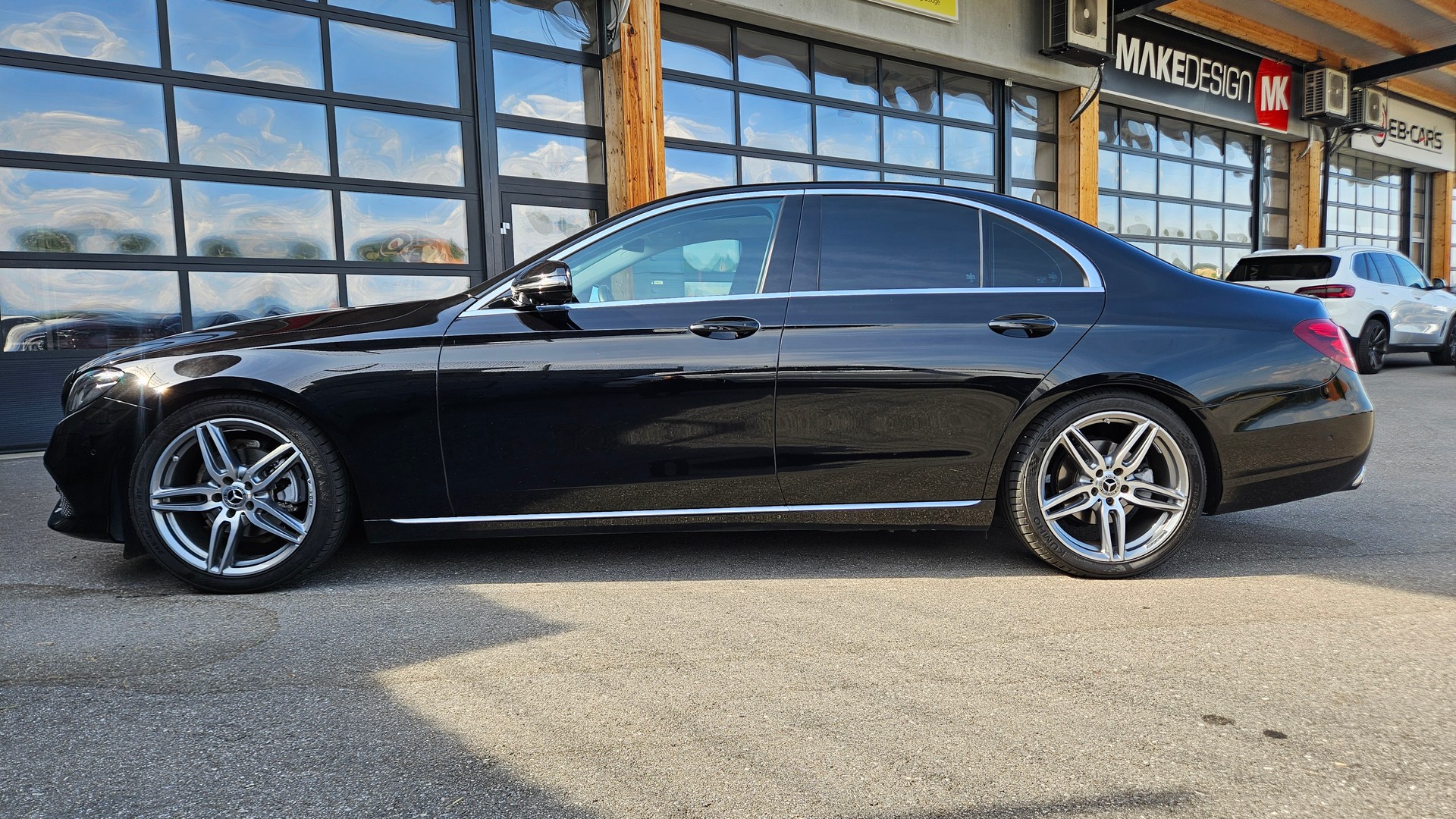 MERCEDES-BENZ E 220 d Avantgarde 9G-Tronic-image-3