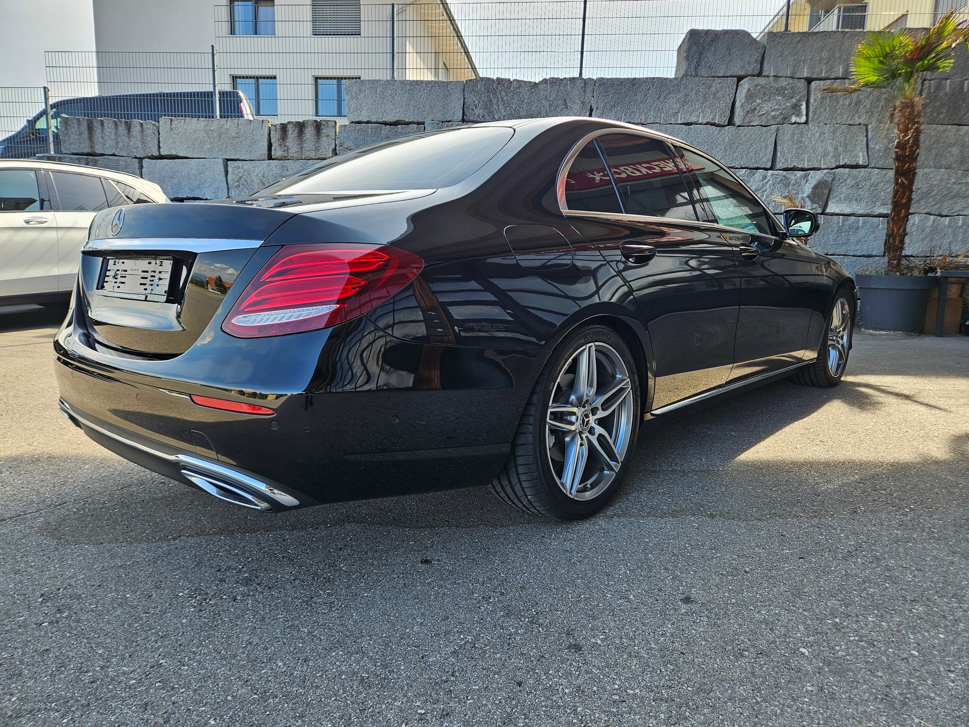 MERCEDES-BENZ E 220 d Avantgarde 9G-Tronic-image-6