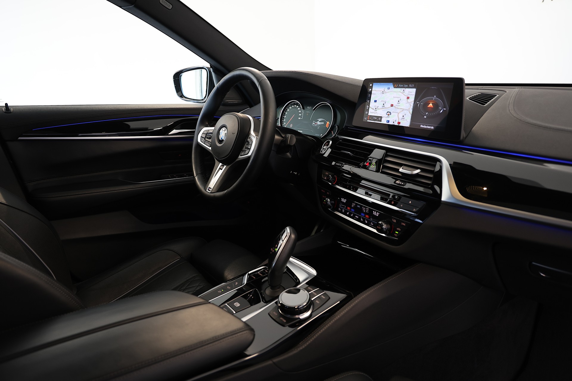 BMW 630d GT xDrive M-Sport Steptronic-image-12