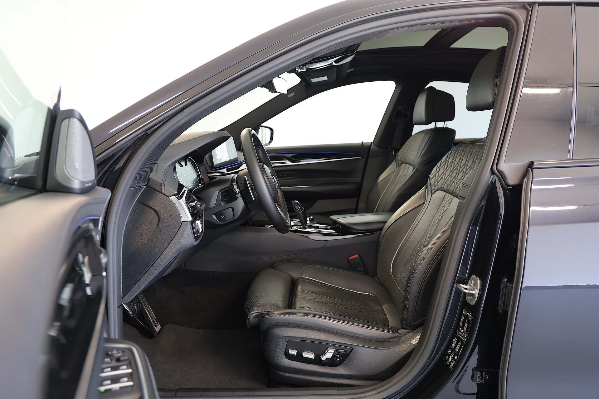 BMW 630d GT xDrive M-Sport Steptronic-image-5