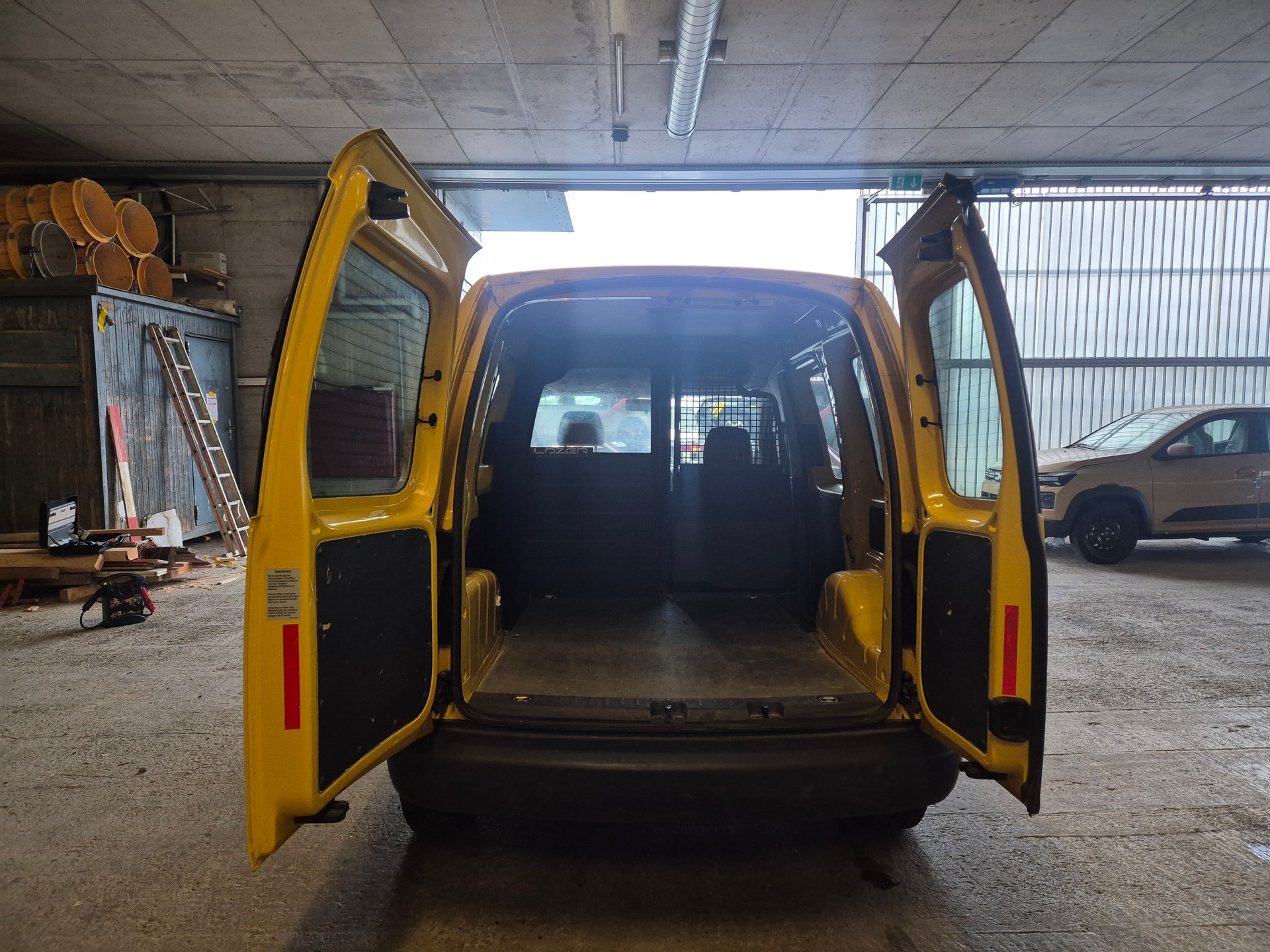 VW CADDY-image-9