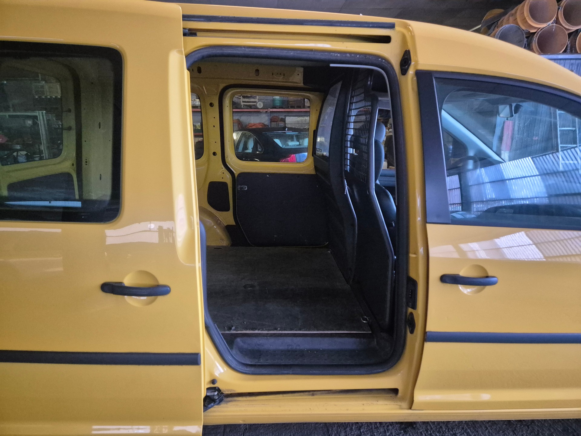 VW CADDY-image-8