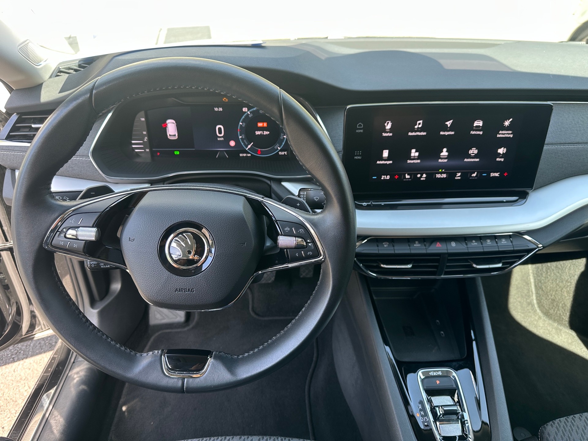 SKODA Octavia Combi 2.0 TSI Style DSG 4x4-image-8