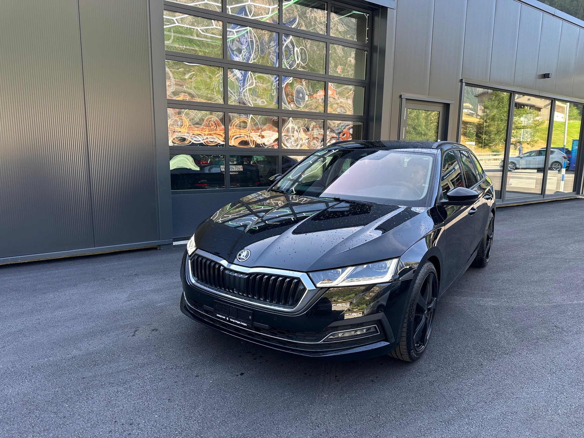 SKODA Octavia Combi 2.0 TSI Style DSG 4x4-image-3