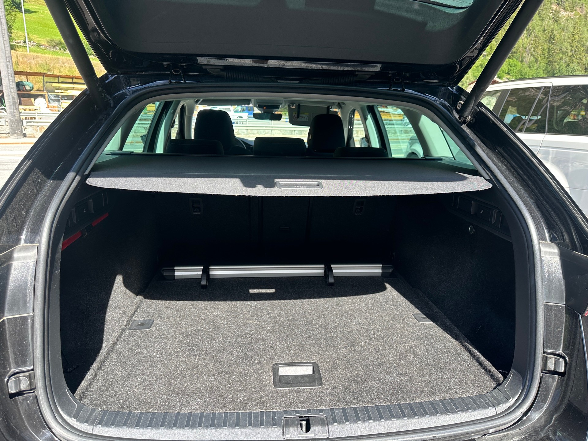 SKODA Octavia Combi 2.0 TSI Style DSG 4x4-image-11