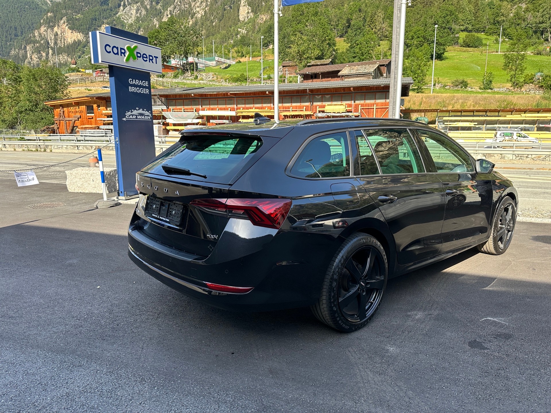 SKODA Octavia Combi 2.0 TSI Style DSG 4x4-image-7