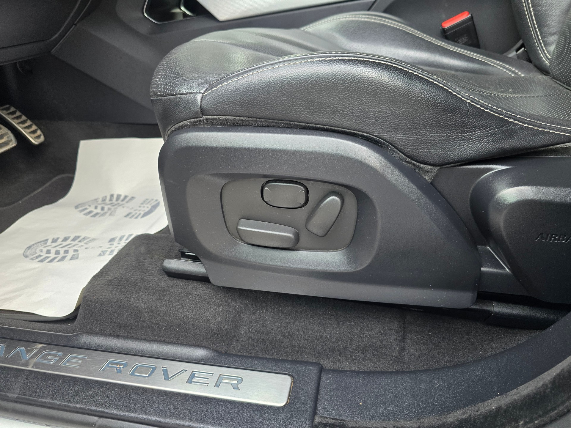 LAND ROVER Range Rover Evoque 2.2 SD4 Pure AT6-image-16