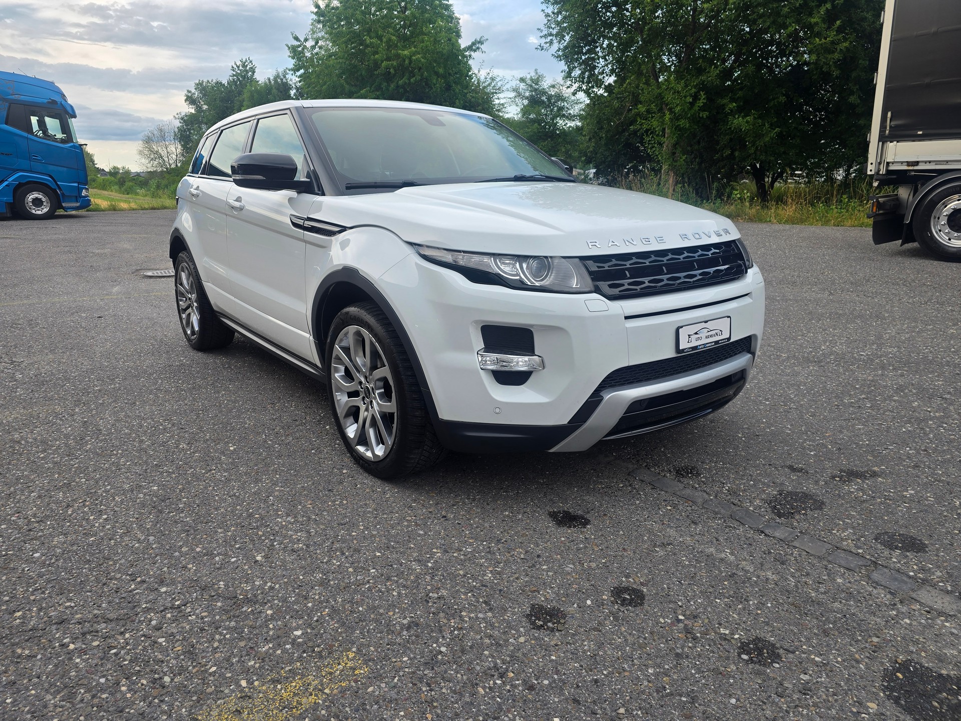 LAND ROVER Range Rover Evoque 2.2 SD4 Pure AT6-image-1