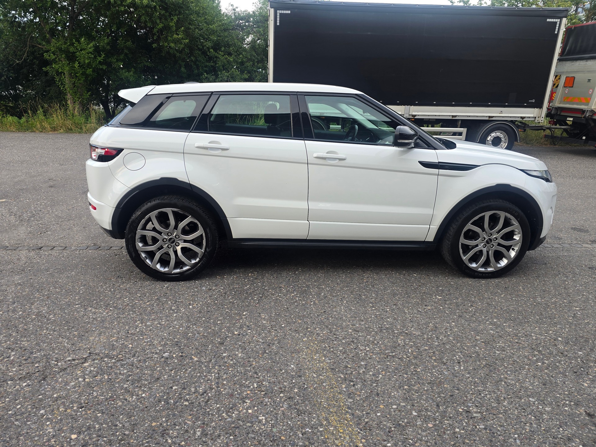 LAND ROVER Range Rover Evoque 2.2 SD4 Pure AT6-image-8
