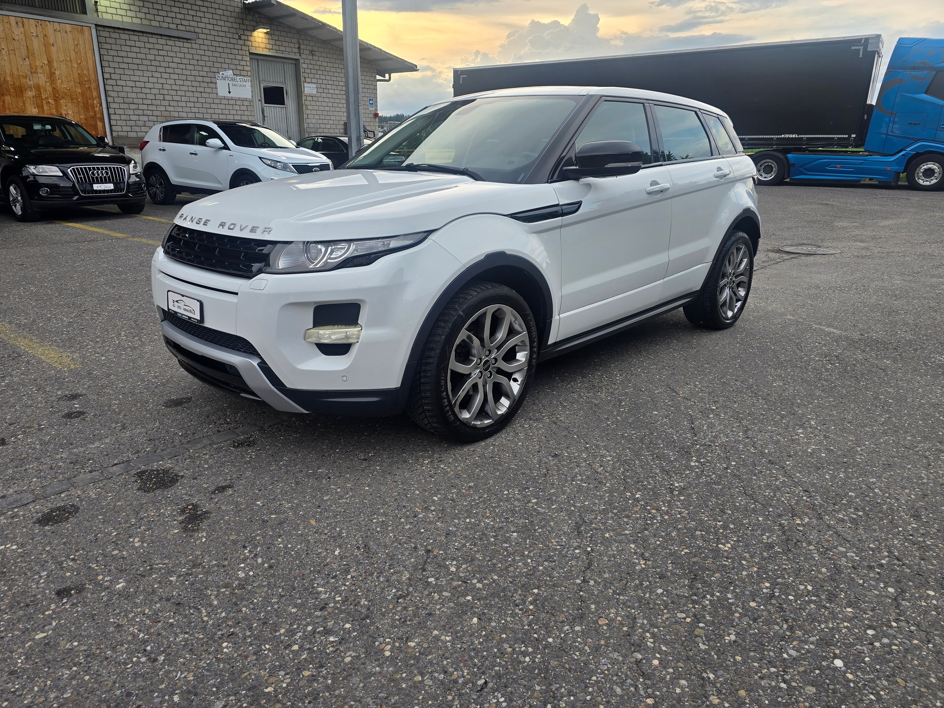 LAND ROVER Range Rover Evoque 2.2 SD4 Pure AT6-image-2