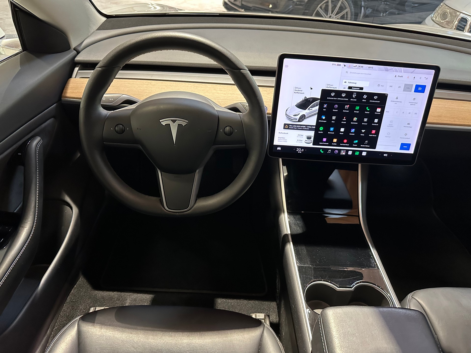 TESLA Model 3 Long Range Dual Motor AWD/Inkl. AHK abnehmbar(1000 kg Zuglast)-image-18
