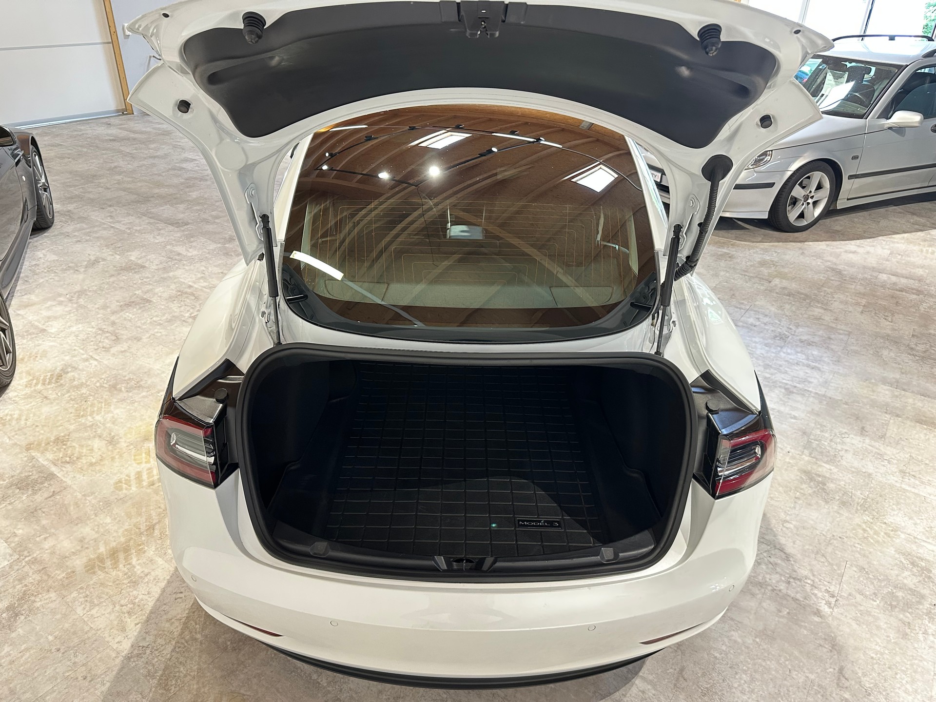 TESLA Model 3 Long Range Dual Motor AWD/Inkl. AHK abnehmbar(1000 kg Zuglast)-image-7
