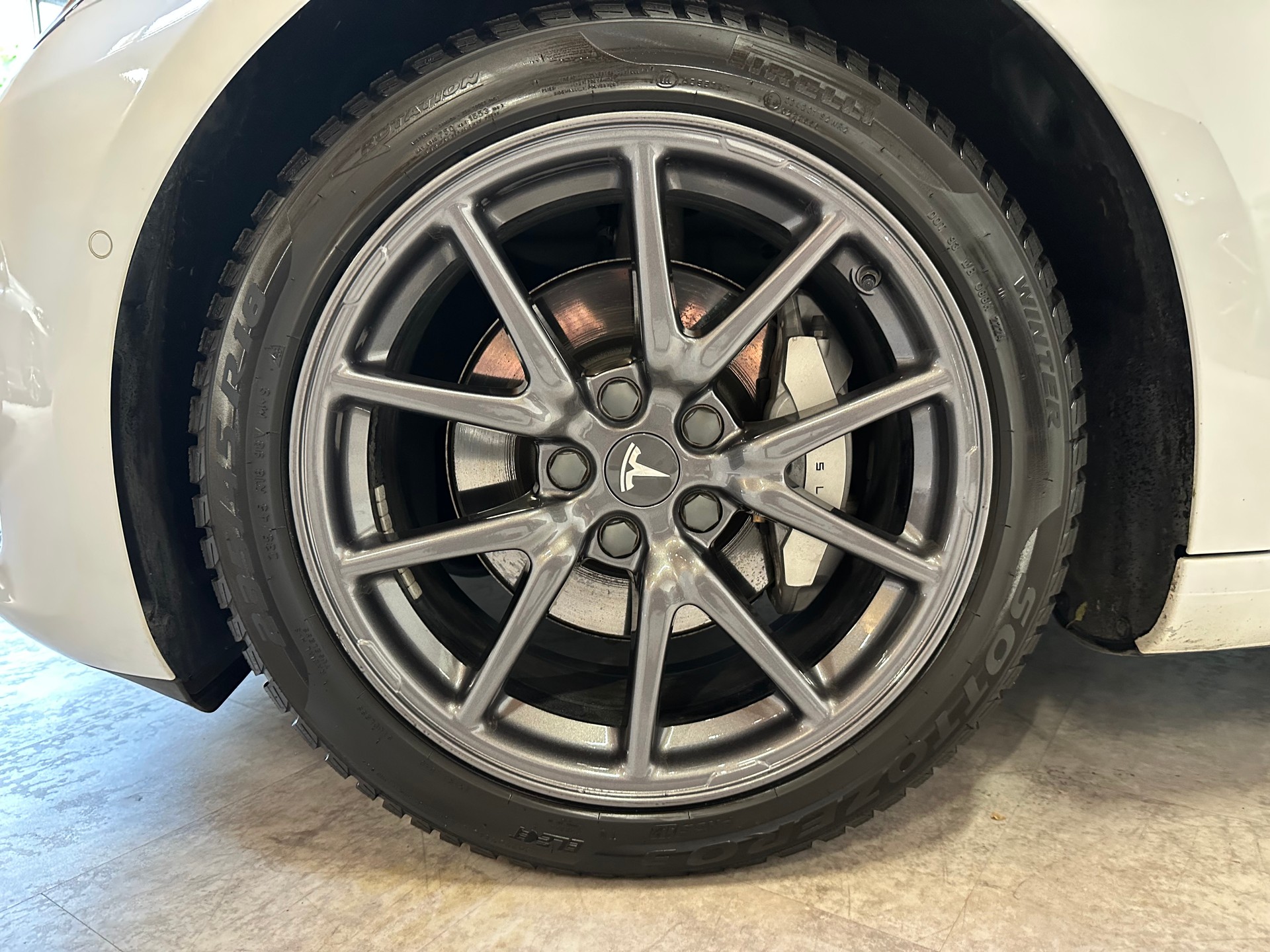 TESLA Model 3 Long Range Dual Motor AWD/Inkl. AHK abnehmbar(1000 kg Zuglast)-image-26