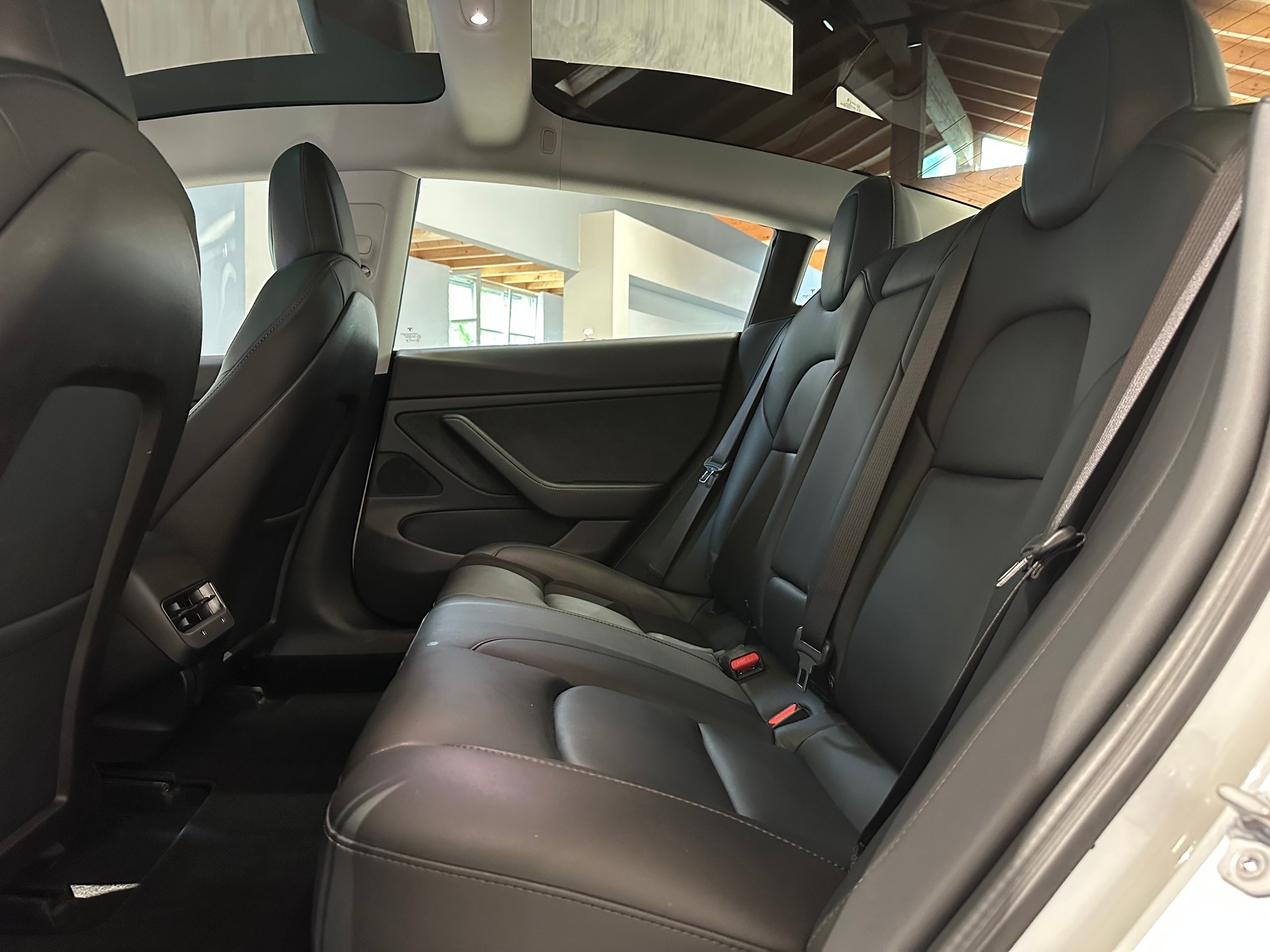 TESLA Model 3 Long Range Dual Motor AWD/Inkl. AHK abnehmbar(1000 kg Zuglast)-image-20