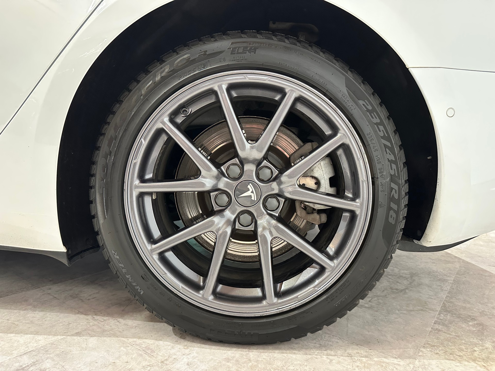 TESLA Model 3 Long Range Dual Motor AWD/Inkl. AHK abnehmbar(1000 kg Zuglast)-image-27