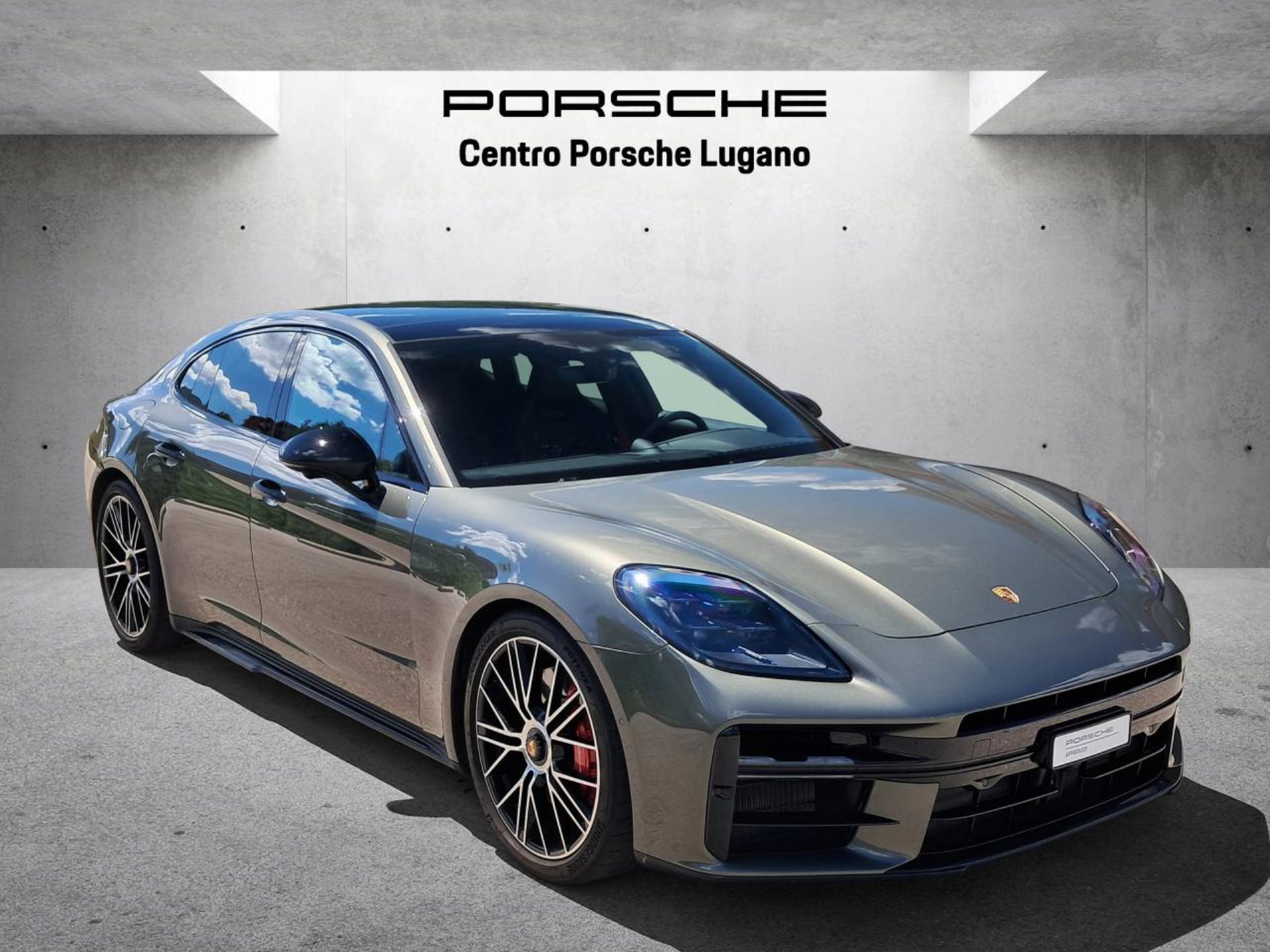 PORSCHE Panamera GTS-image-5